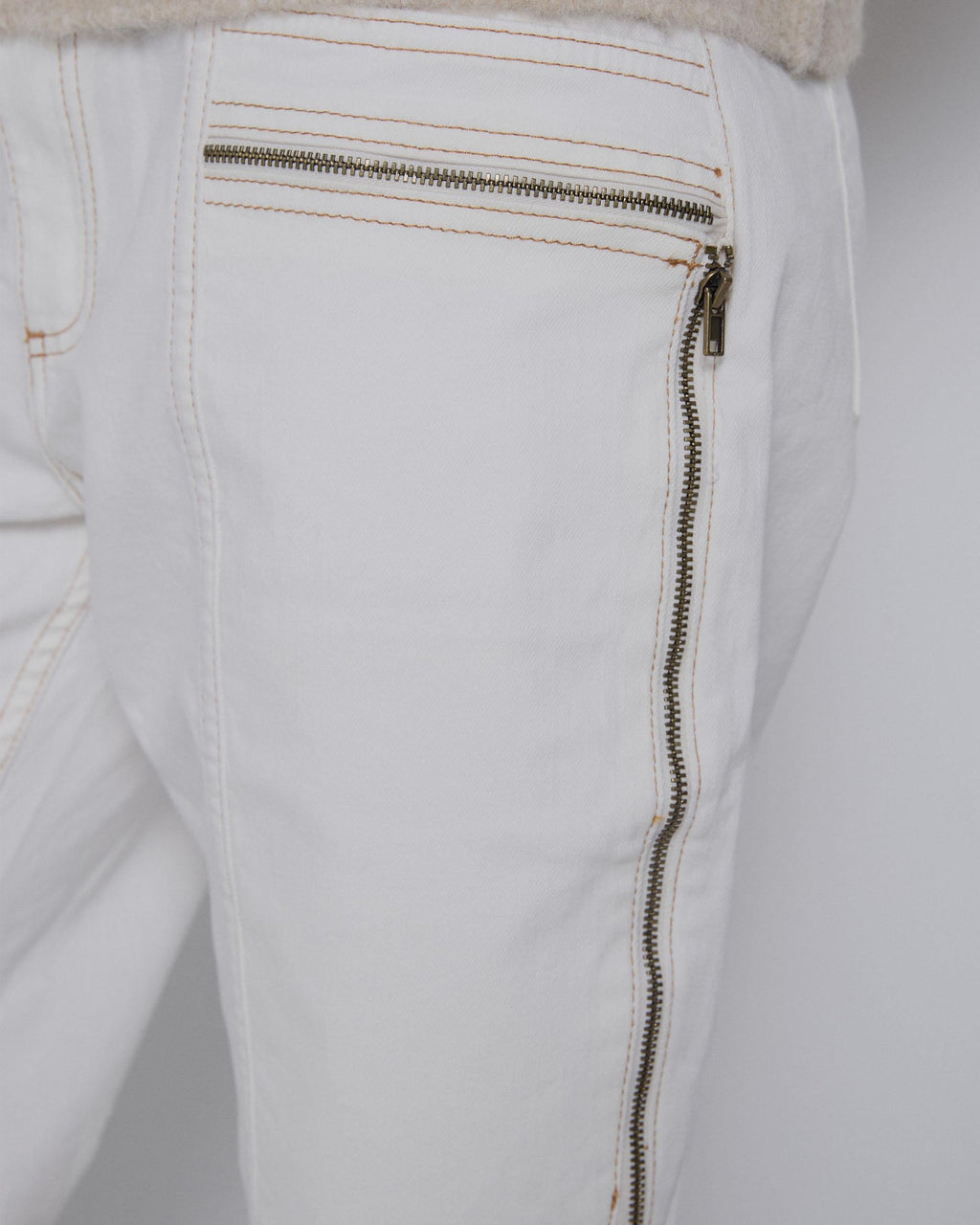 JEANS CREMALLERAS ASIMETRICAS