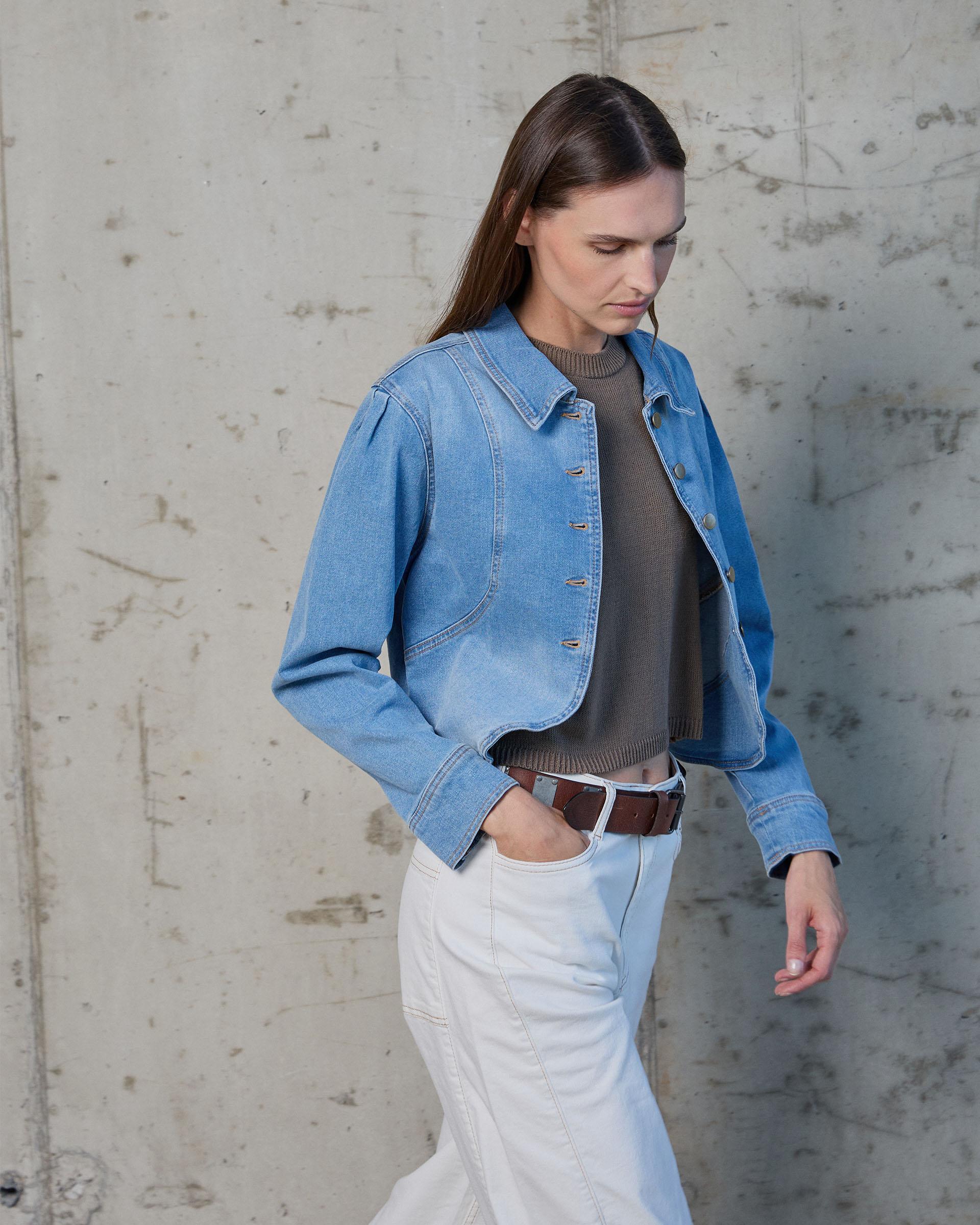 CAZADORA DENIM MANGA ABULLONADA