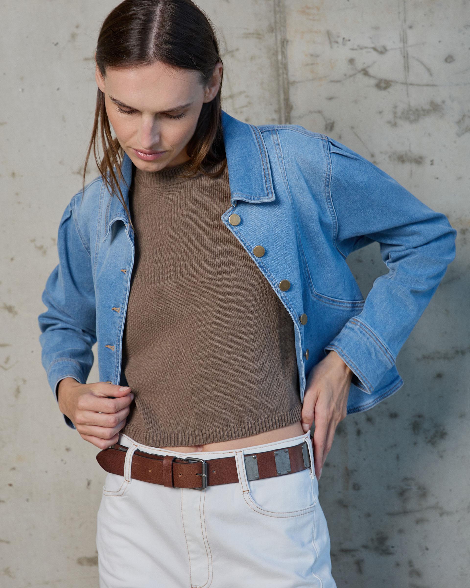 CAZADORA DENIM MANGA ABULLONADA