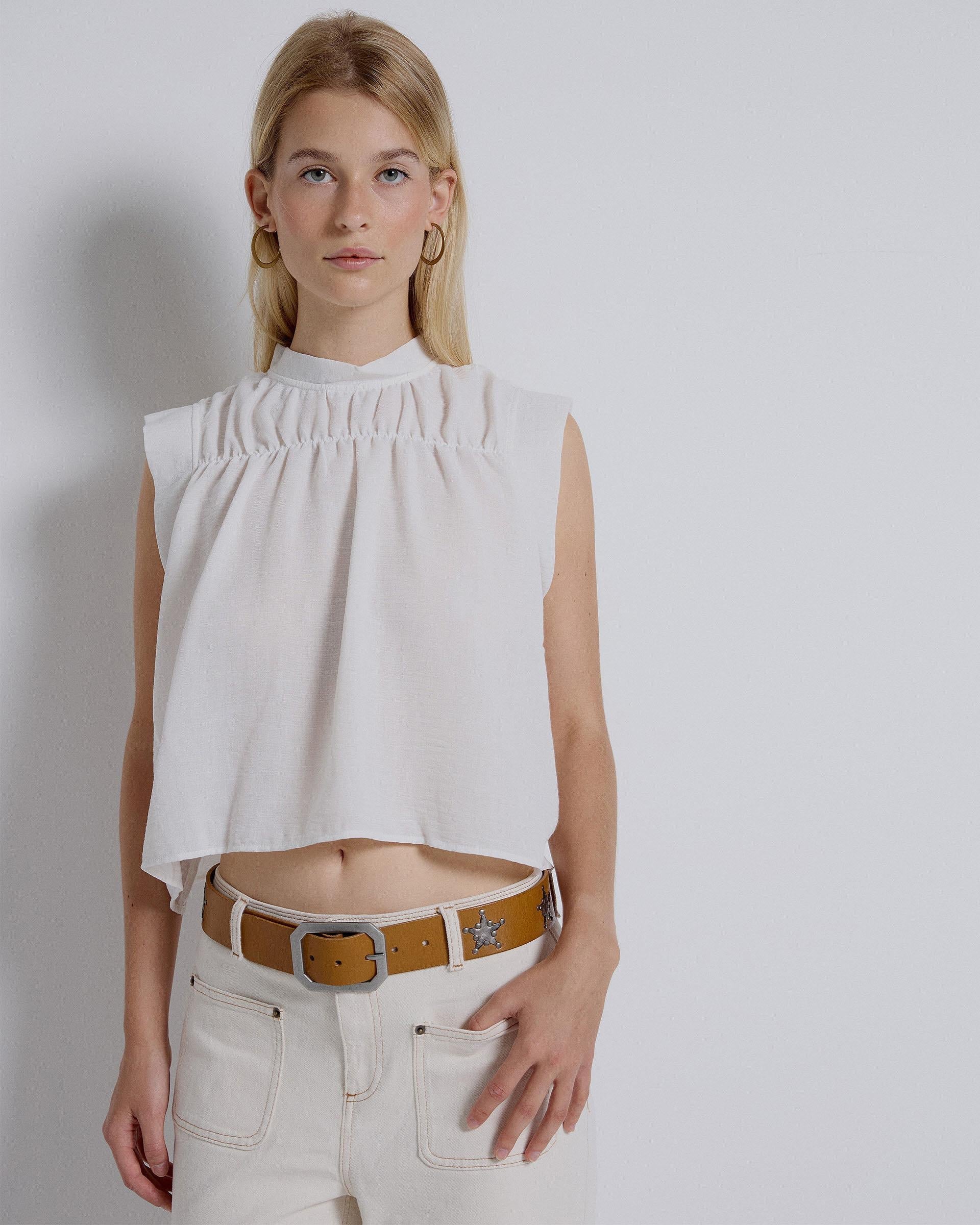 BLUSA SIN MANGAS FRUNCIDO DELANTERO