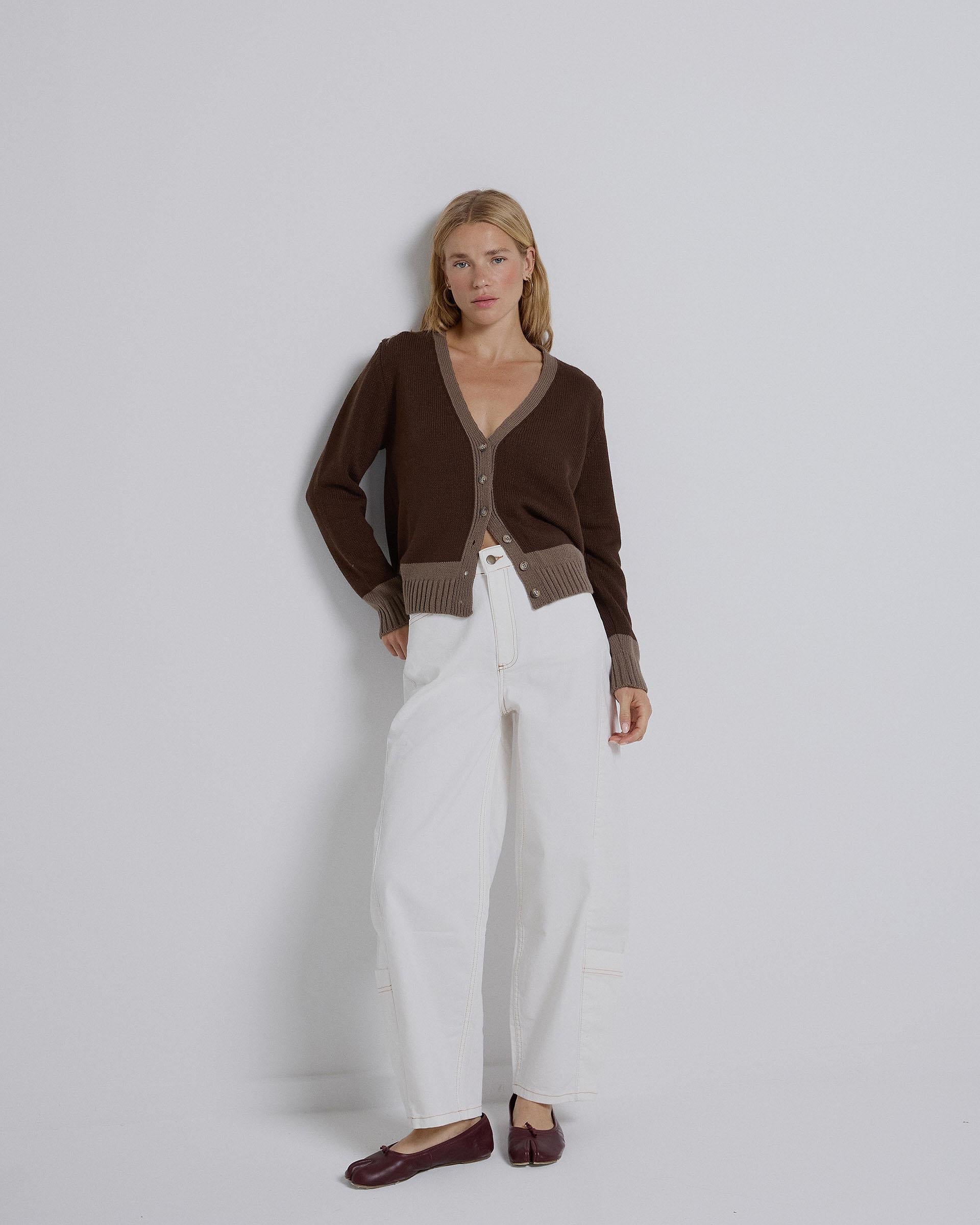 CHAQUETA PUNTO CUELLO PICO BICOLOR