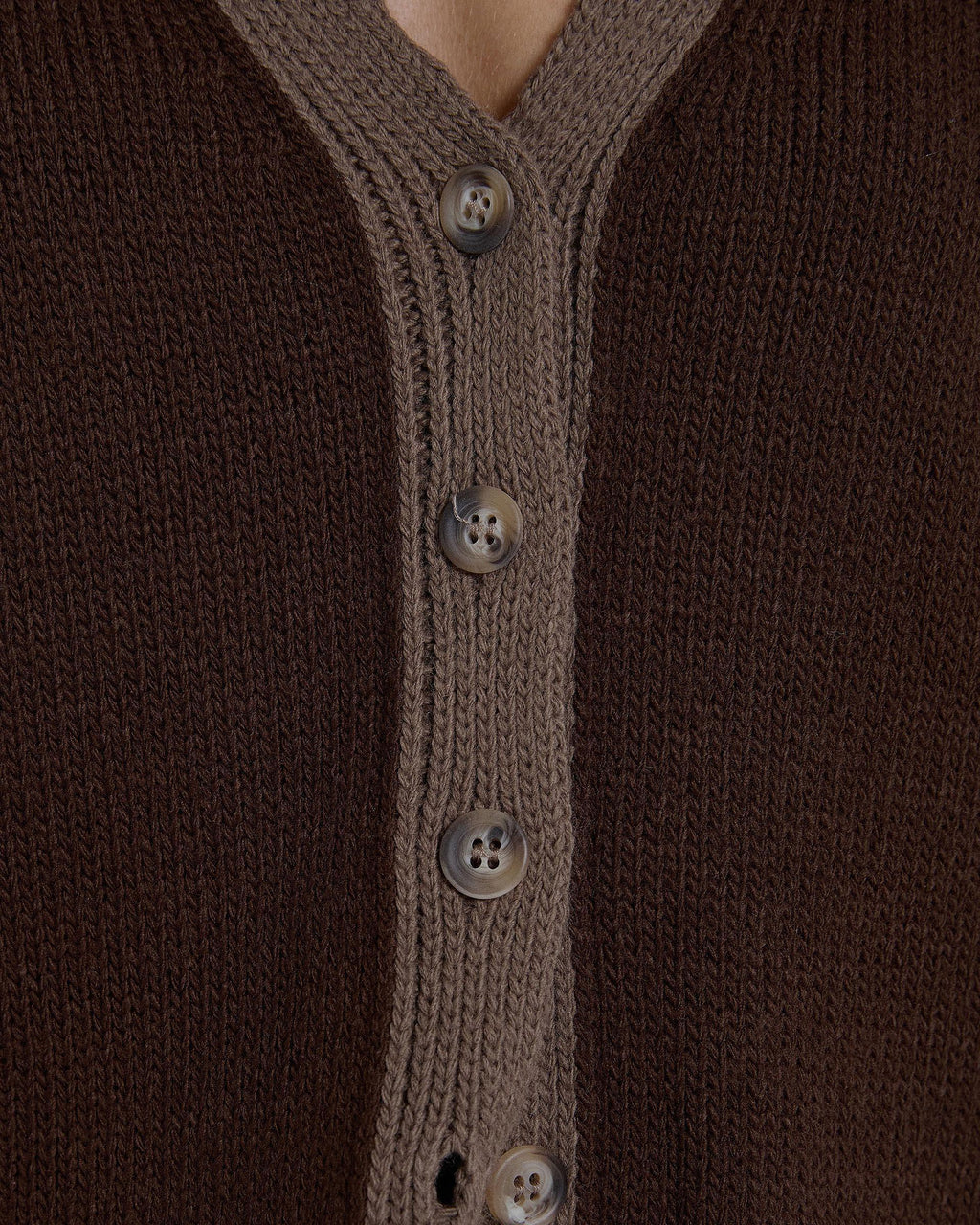 CHAQUETA PUNTO CUELLO PICO BICOLOR
