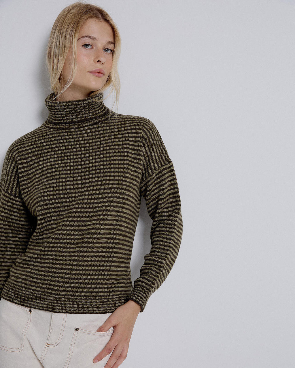 JERSEY CUELLO ALTO RAYAS