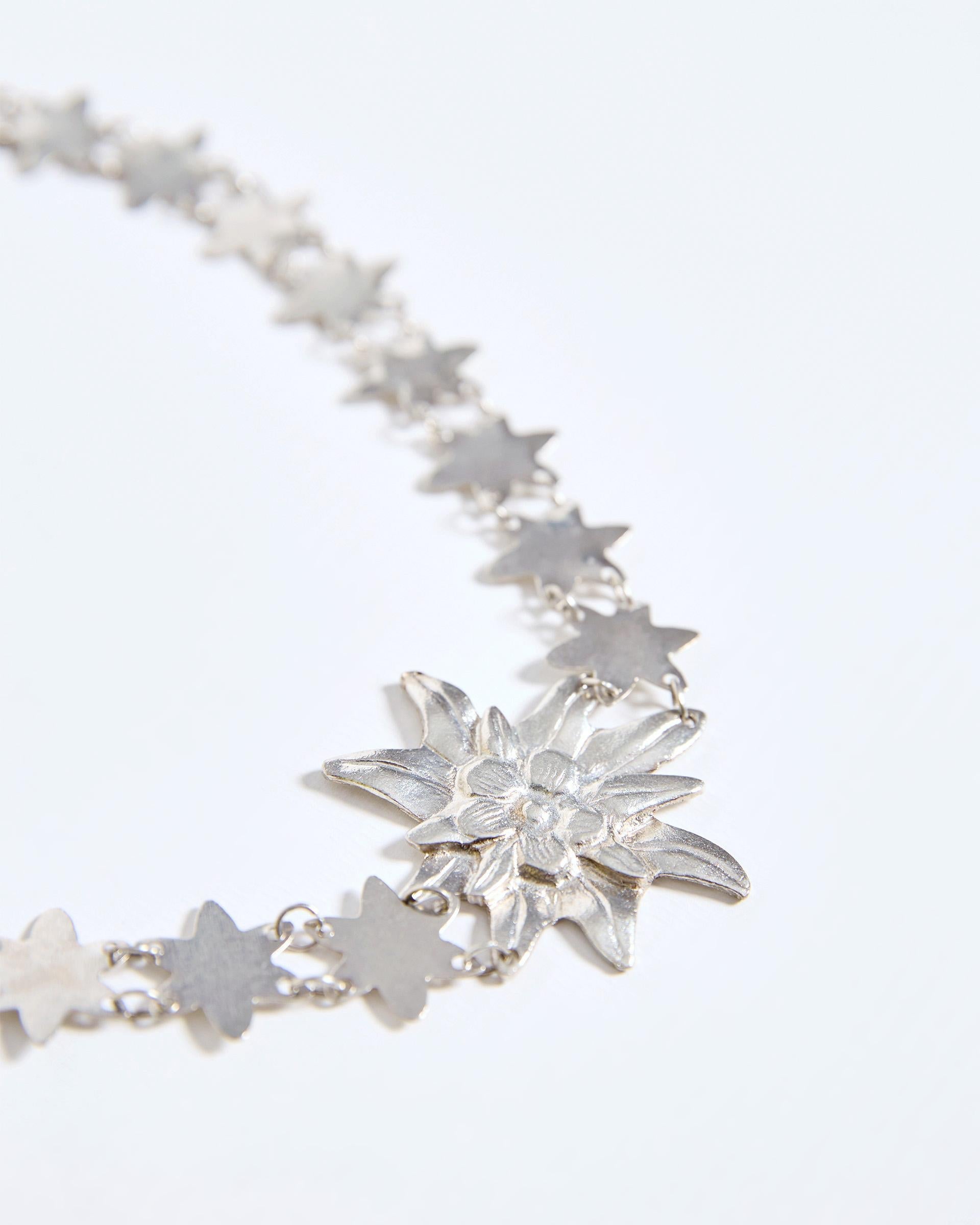 COLLAR ESTRELLAS FLOR