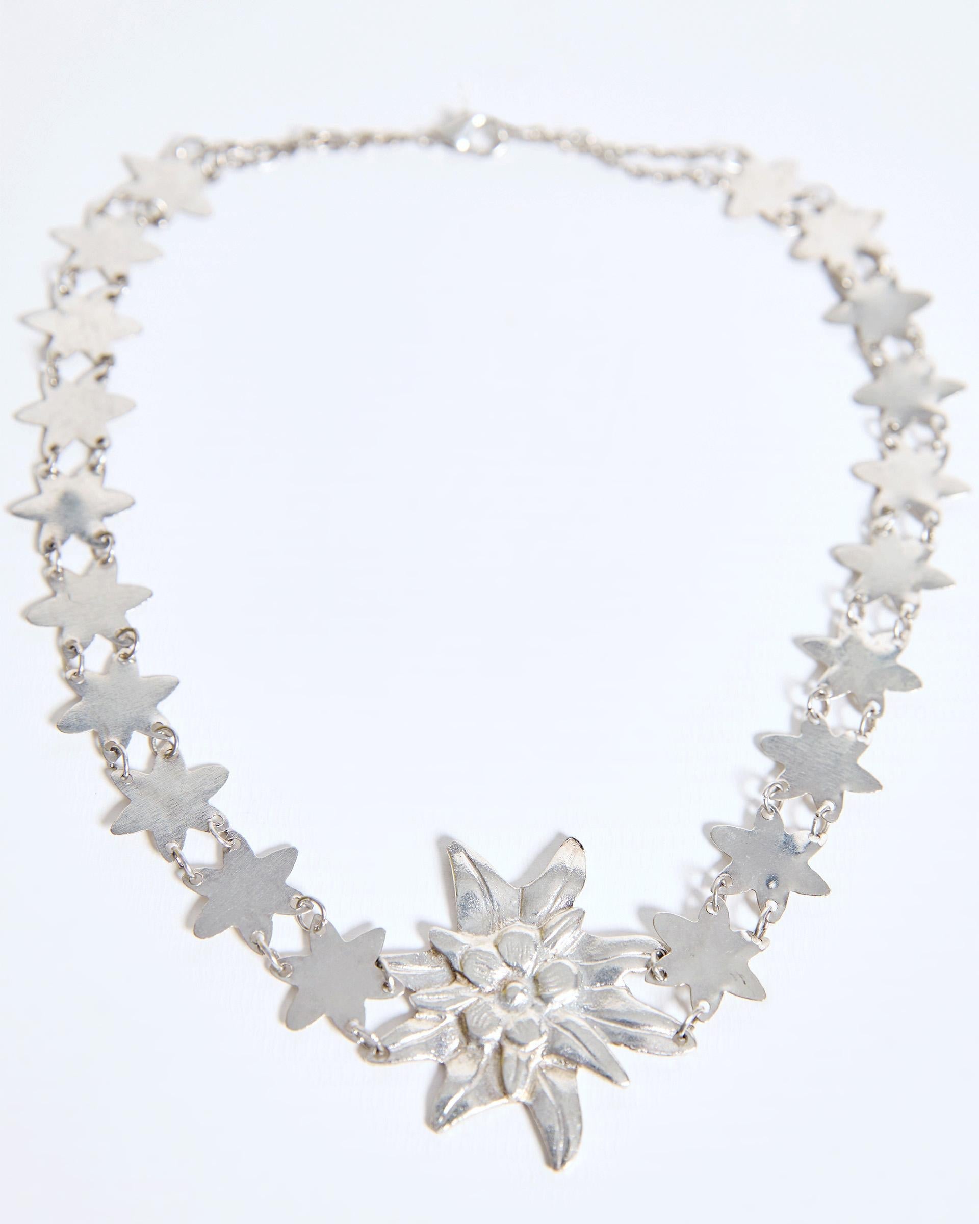 COLLAR ESTRELLAS FLOR