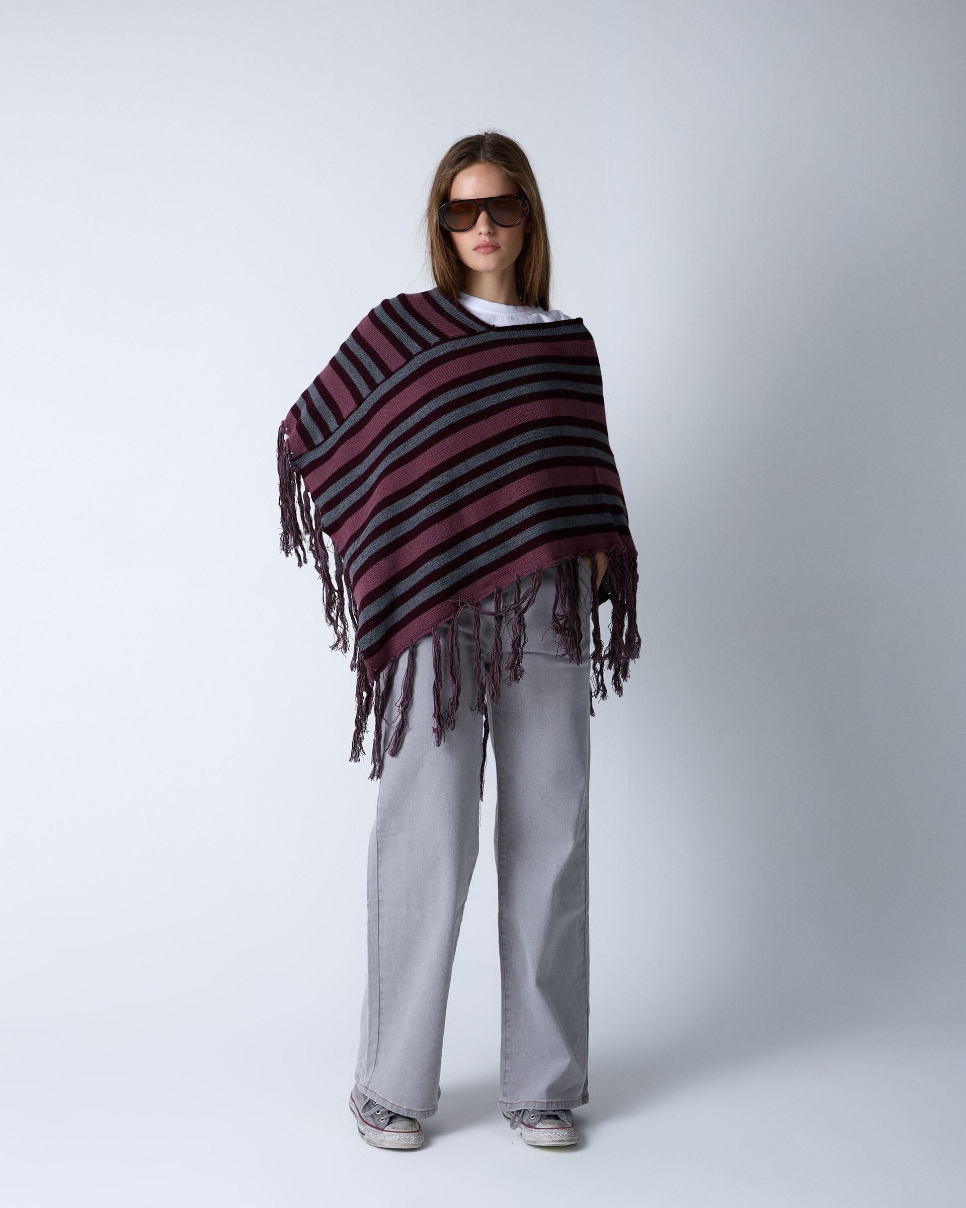 PONCHO RAYAS FLECOS