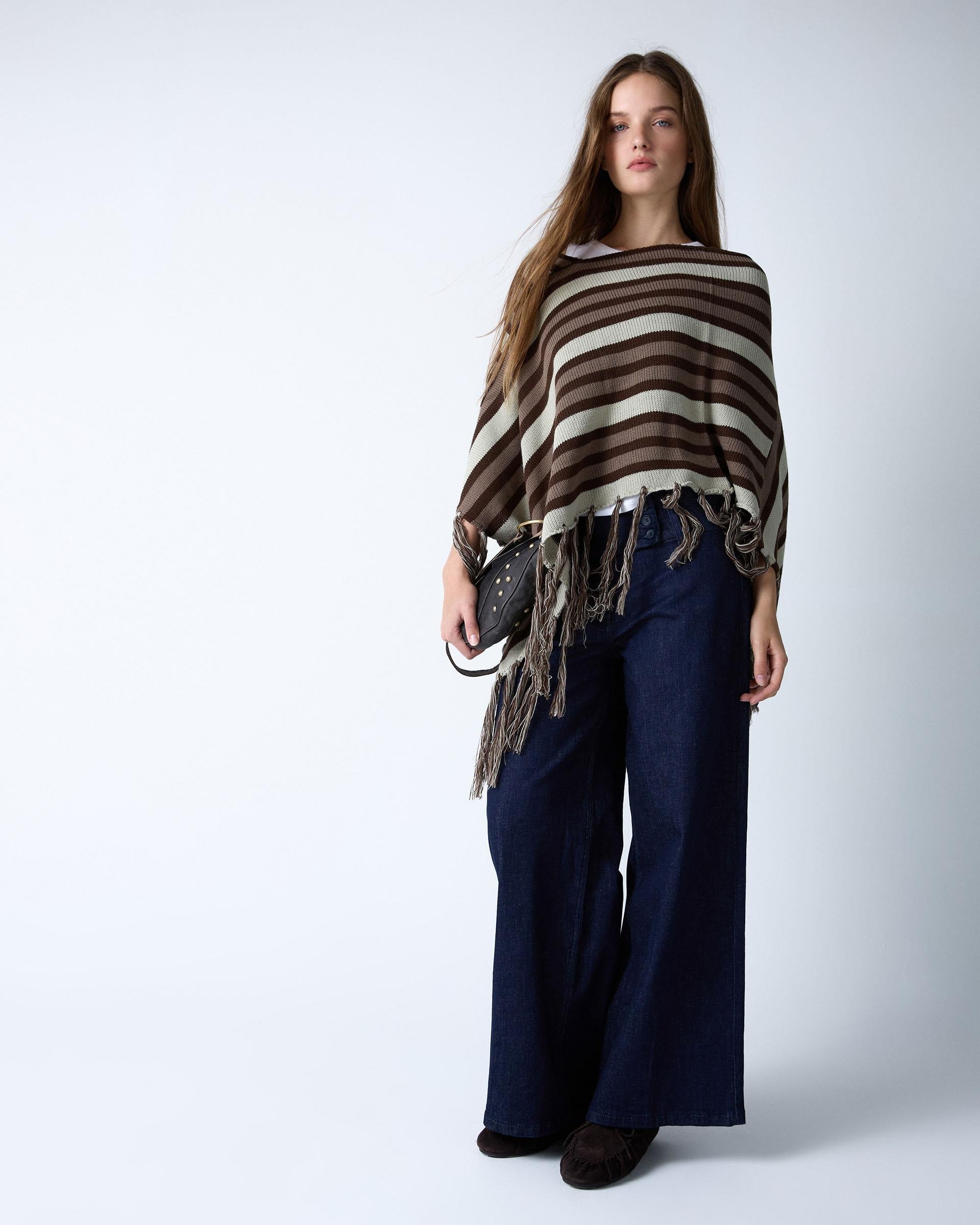 PONCHO RAYAS FLECOS