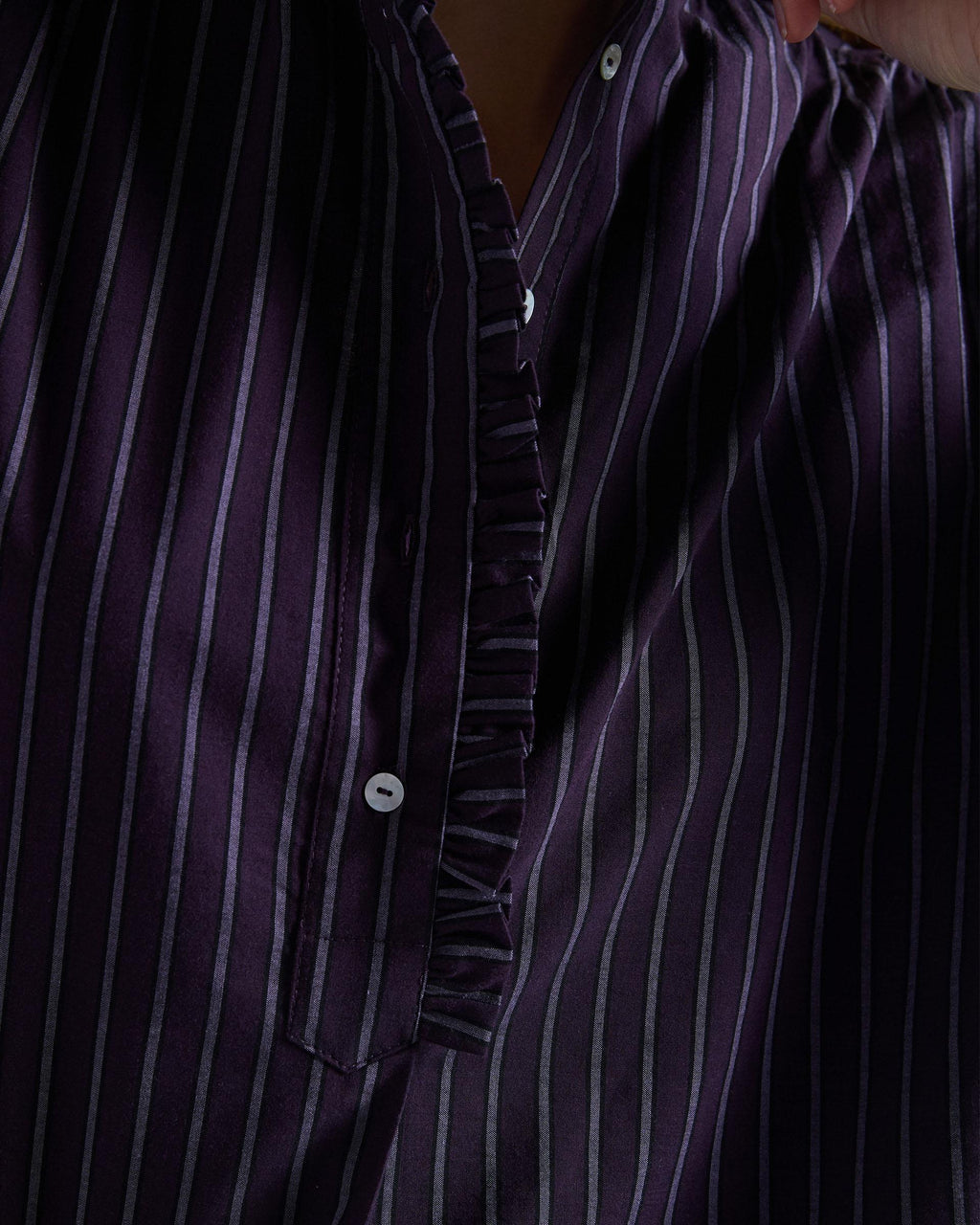 BLUSA RAYAS VOLANTE