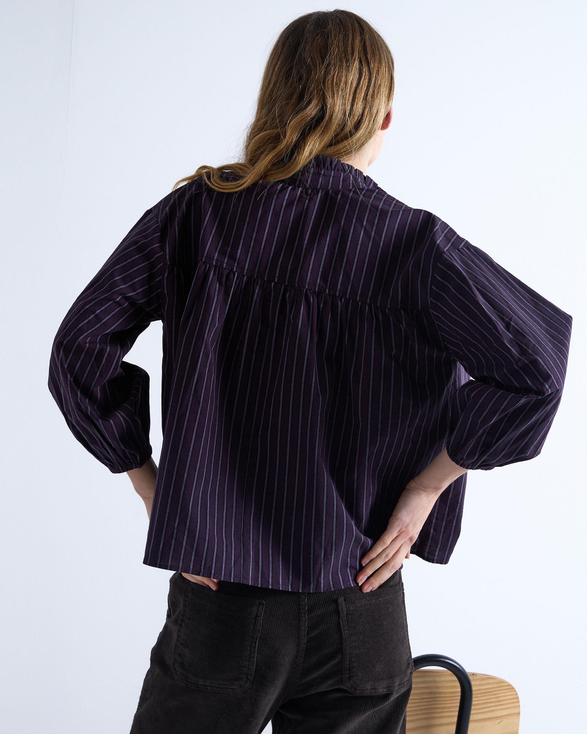 BLUSA RAYAS VOLANTE