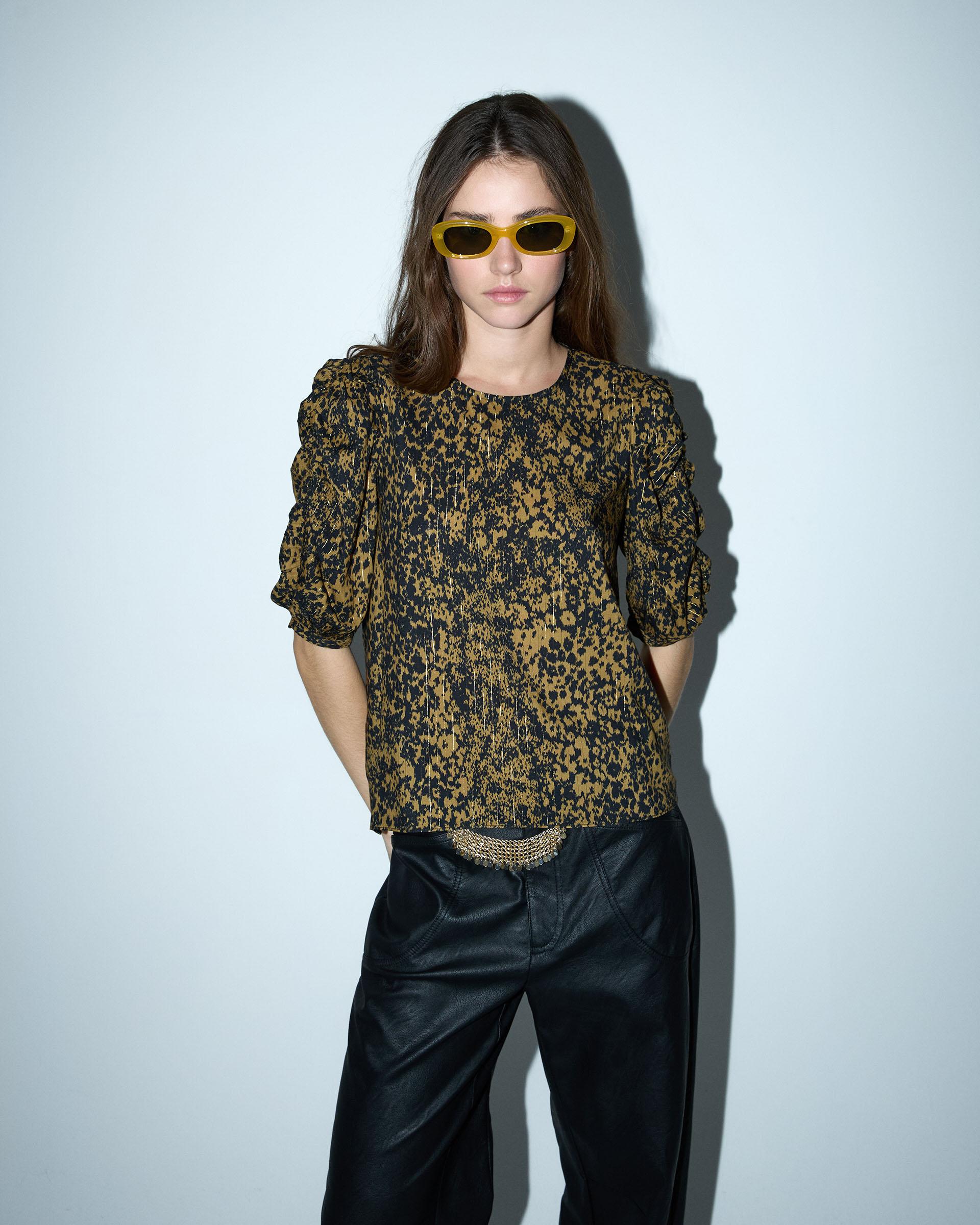 BLUSA ESTAMPADO MANCHAS