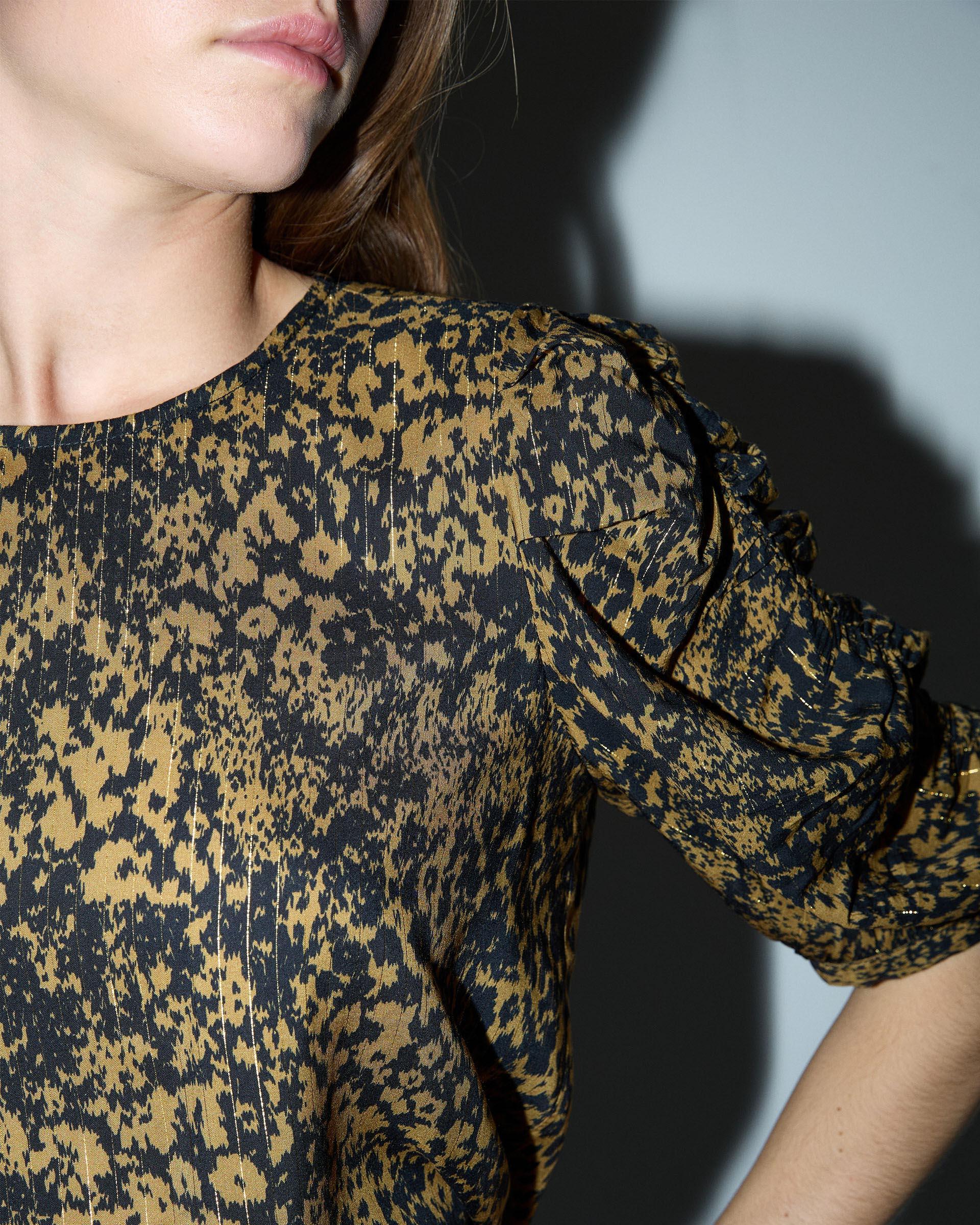 BLUSA ESTAMPADO MANCHAS