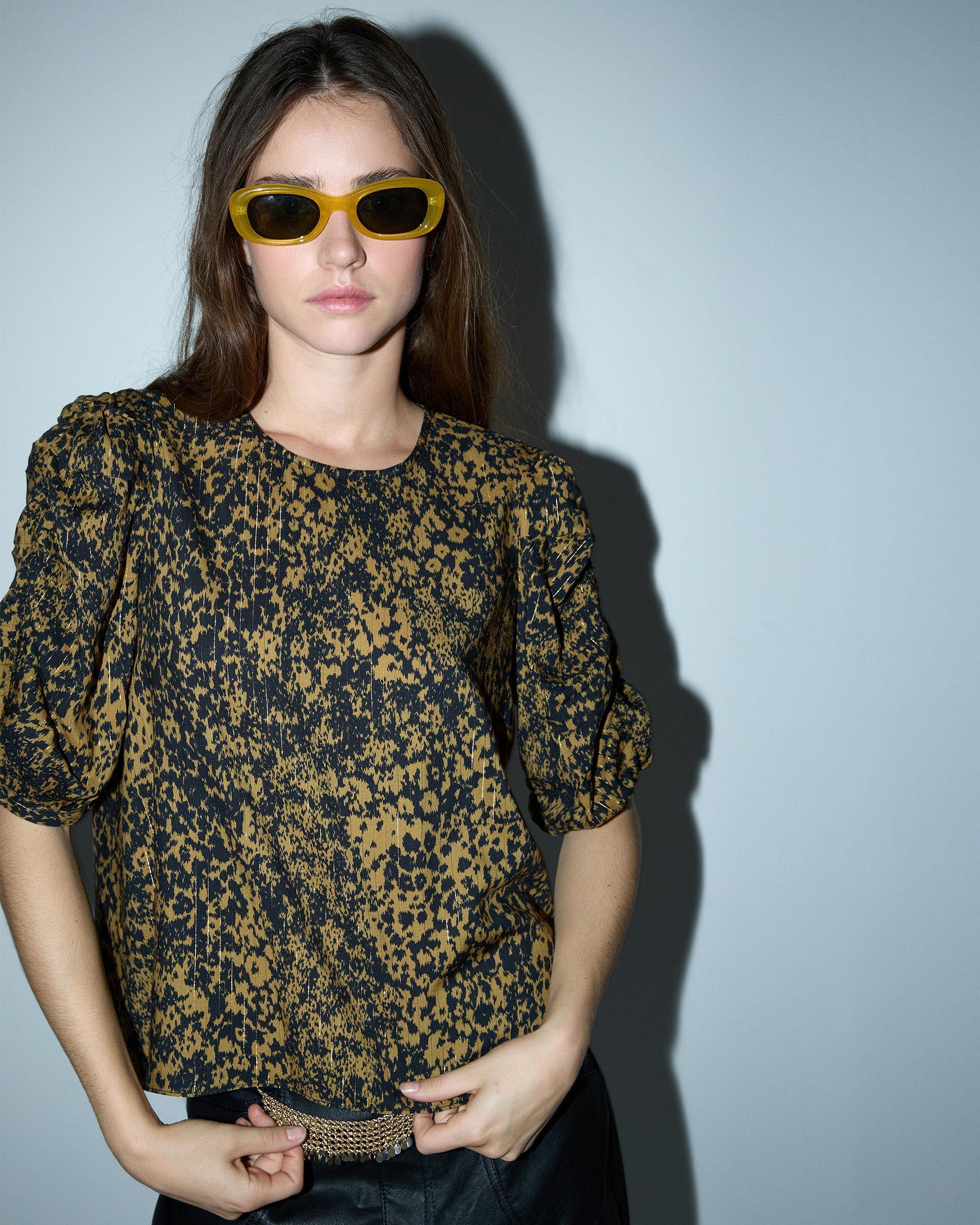 BLUSA ESTAMPADO MANCHAS