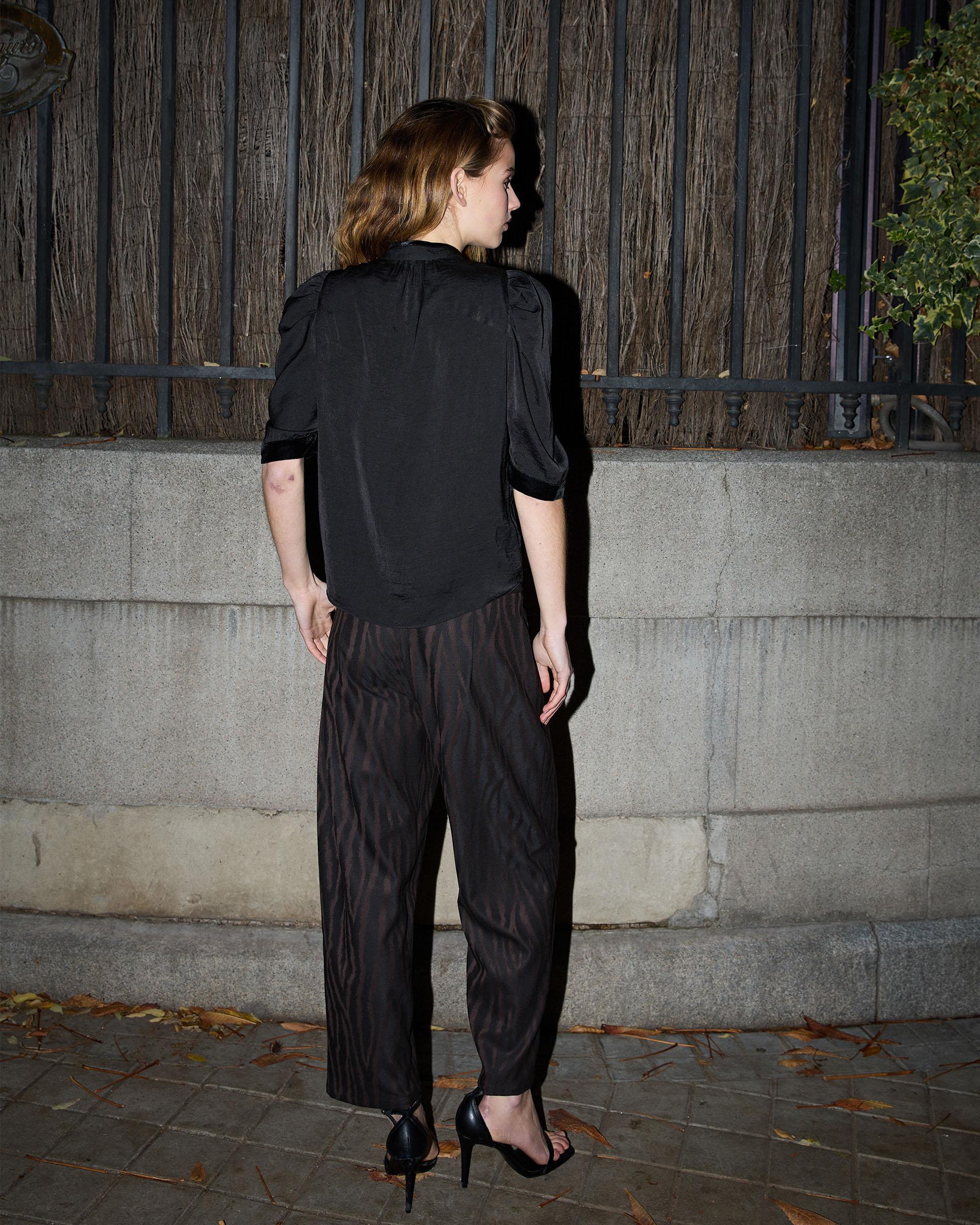 PANTALON ESTAMPADO ANIMAL PRINT