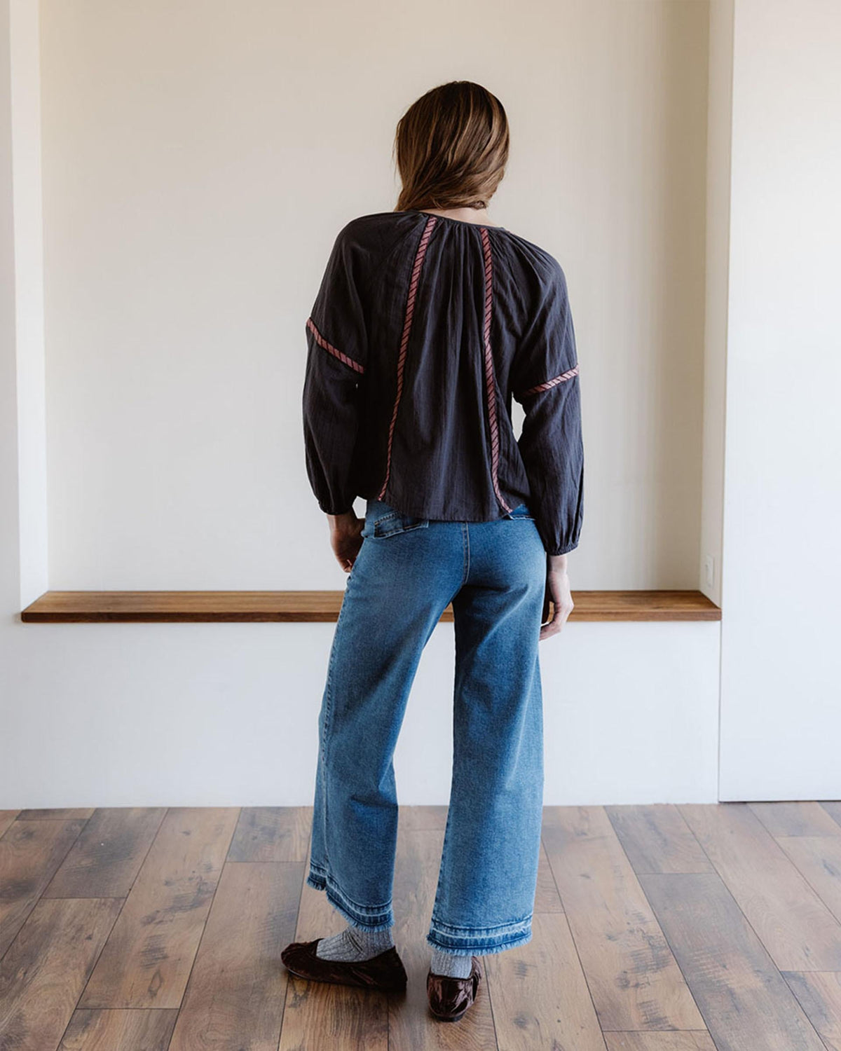 BLUSA LINEAS BORDADAS