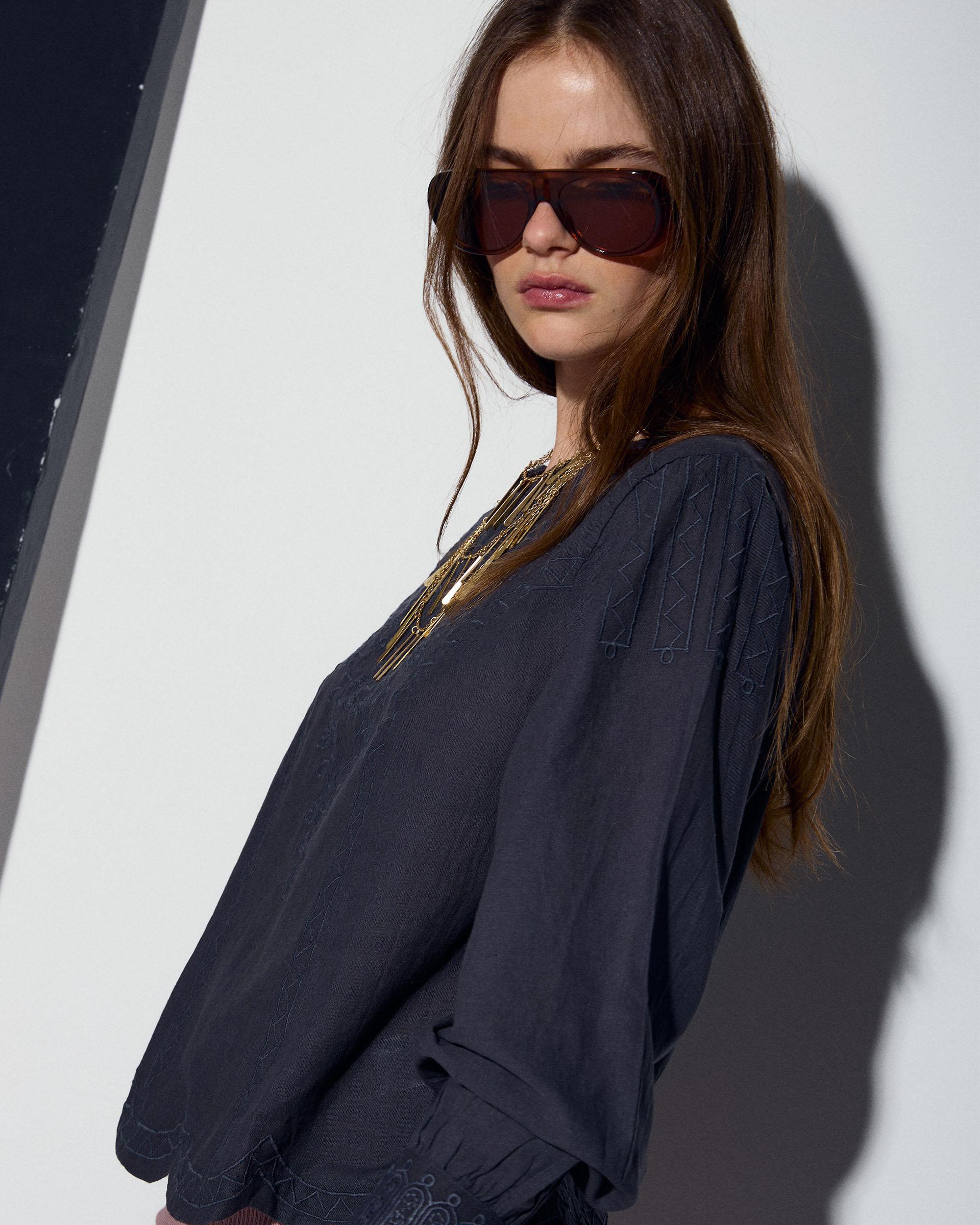 BLUSA BORDADOS ETNICOS