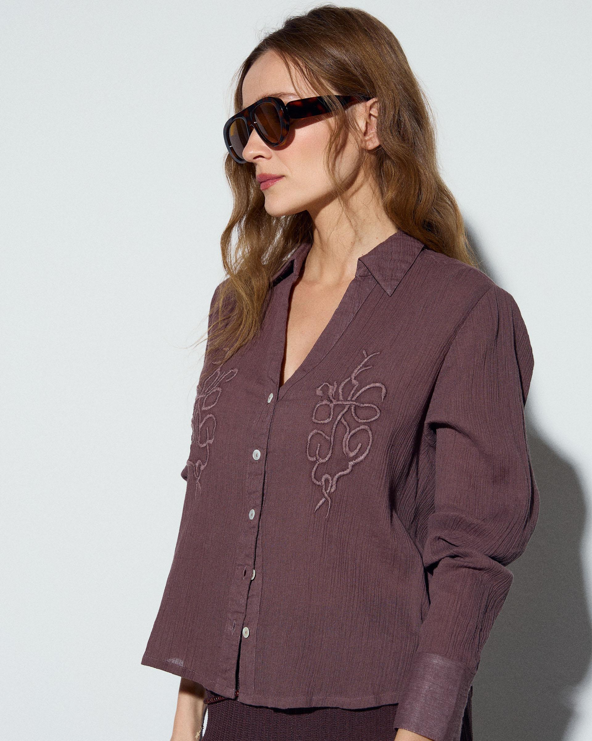 CAMISA BORDADOS DELANTEROS