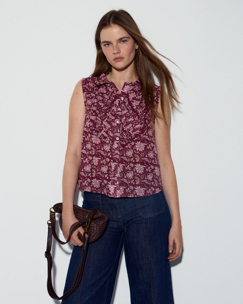 BLUSA SIN MANGAS PECHERA ESTAMPADO FLORAL