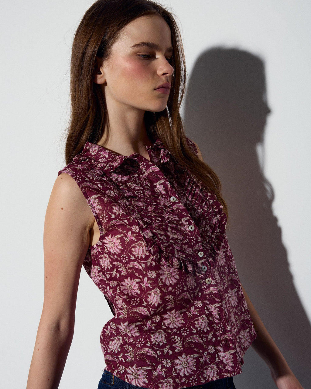 BLUSA SIN MANGAS PECHERA ESTAMPADO FLORAL