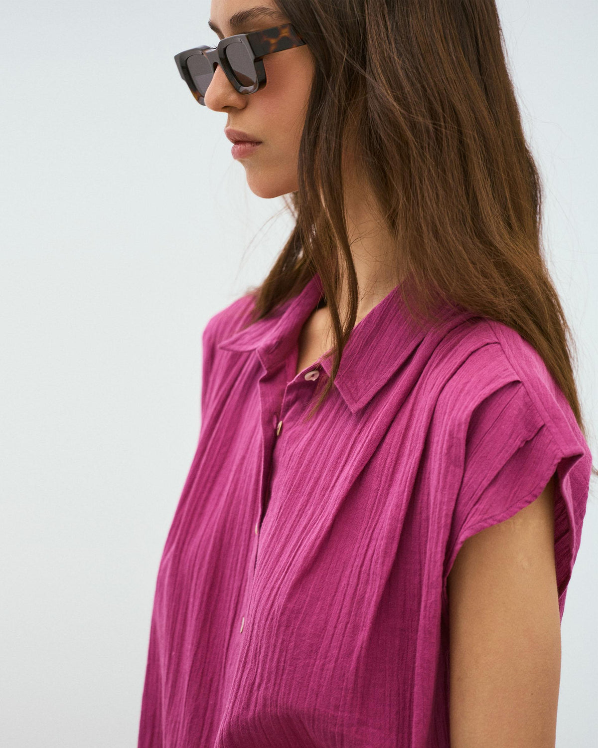 CAMISA SIN MANGAS PLIEGUES