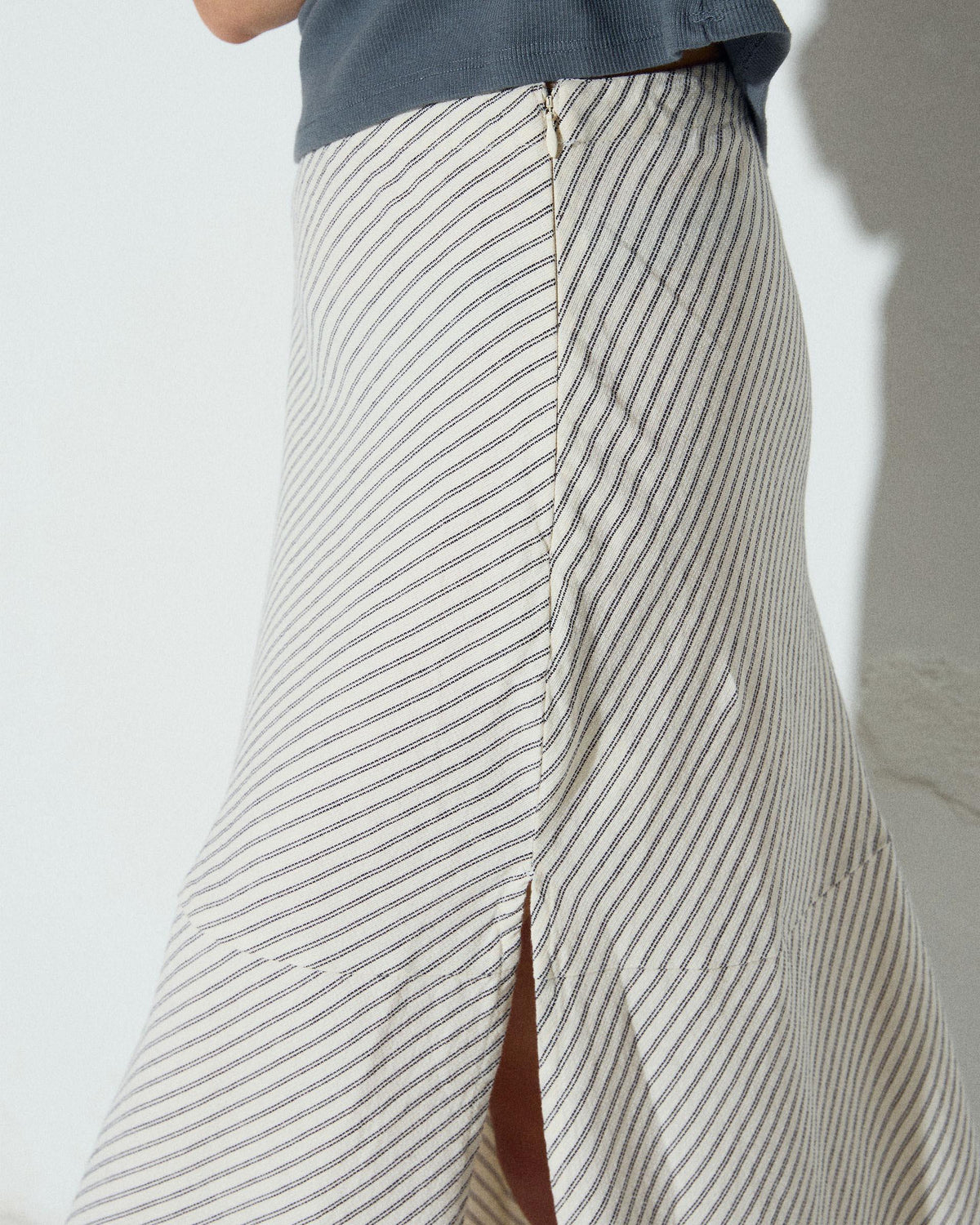 FALDA ESTAMPADO RAYAS DIAGONALES