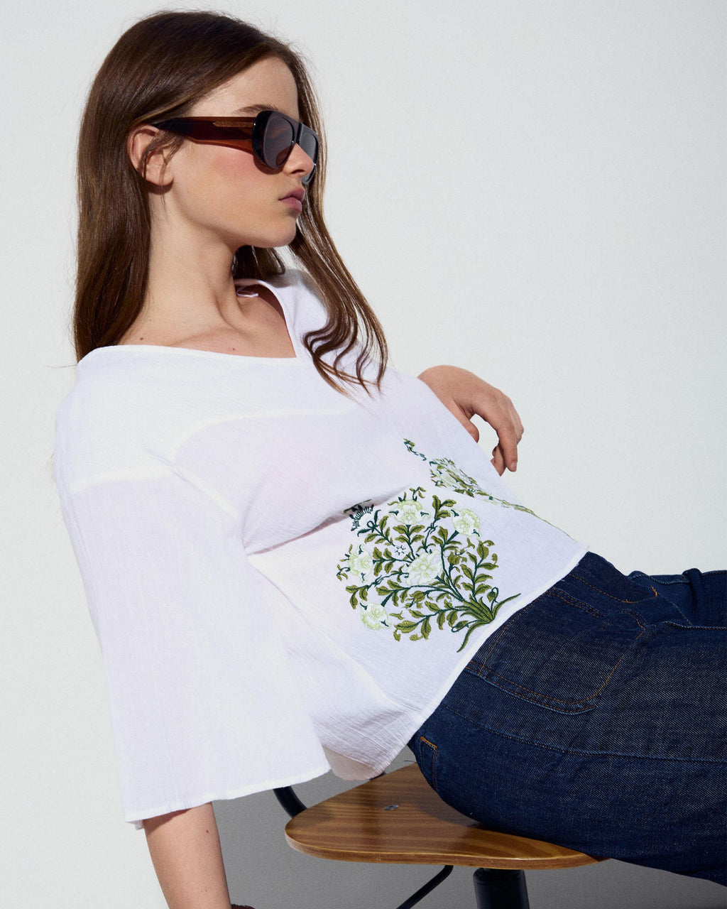 BLUSA CANESU EN V BORDADOS FLORALES