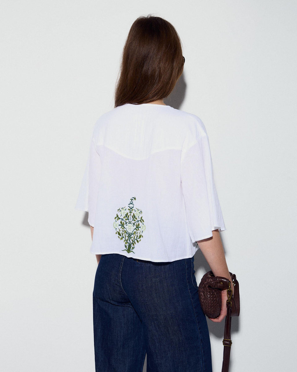 BLUSA CANESU EN V BORDADOS FLORALES