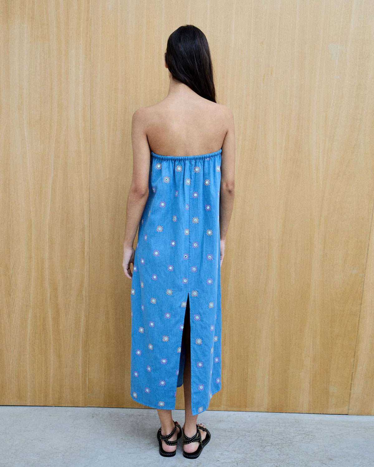 VESTIDO BORDADOS SOLES ESPEJOS