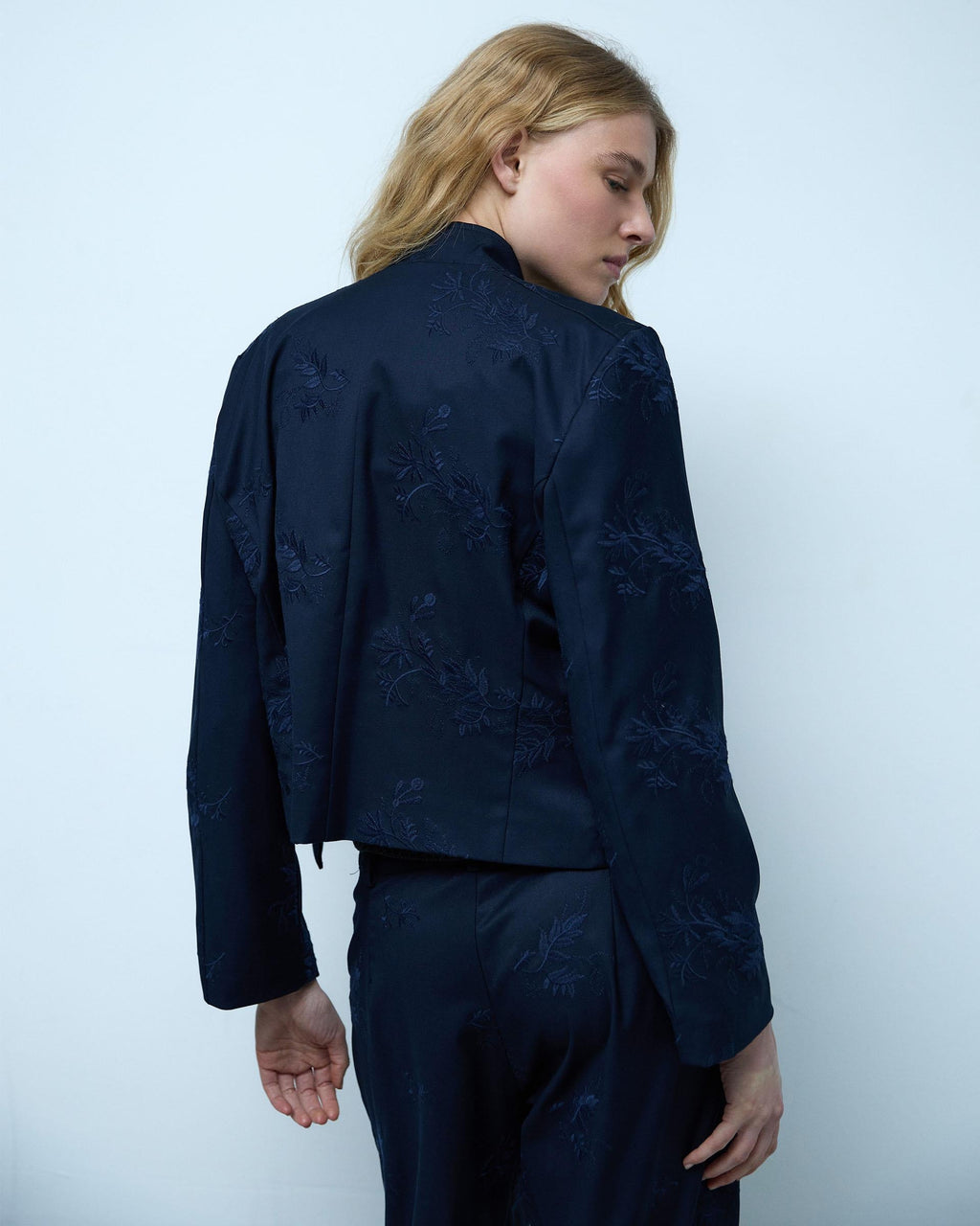 CHAQUETA BORDADOS FLORALES