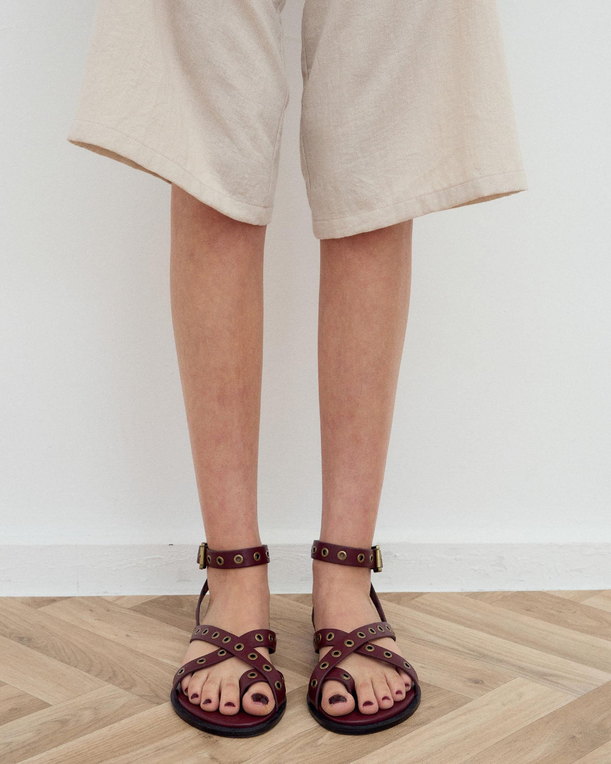 SANDALIA EYELETS