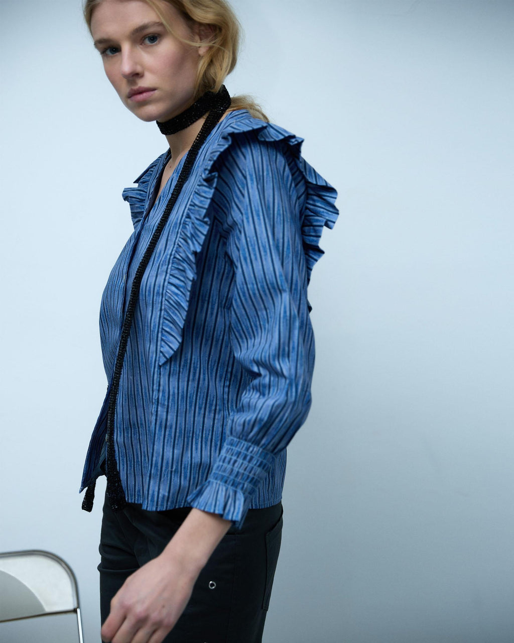 BLUSA VOLANTES ESTAMPADO ETNICO