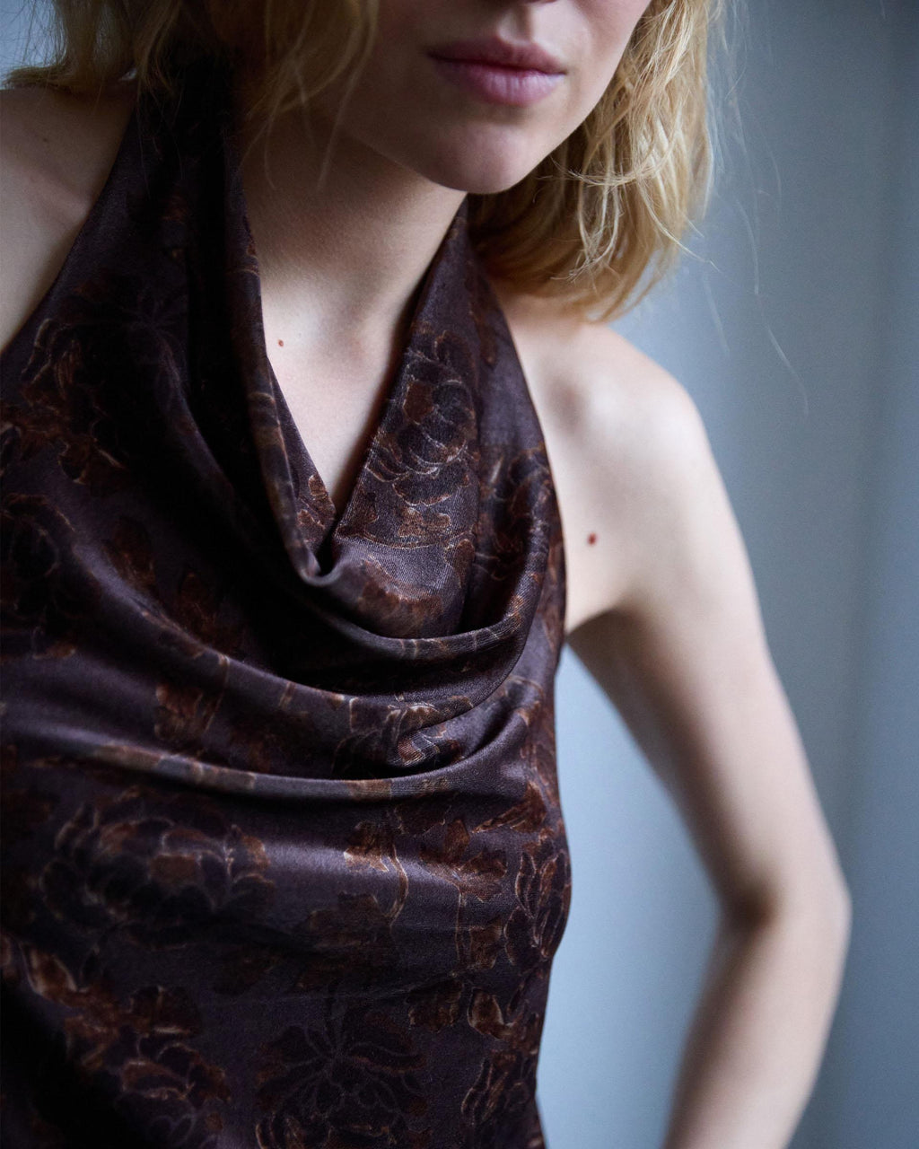 TOP HALTER TERCIOPELO ESTAMPADO FLORAL