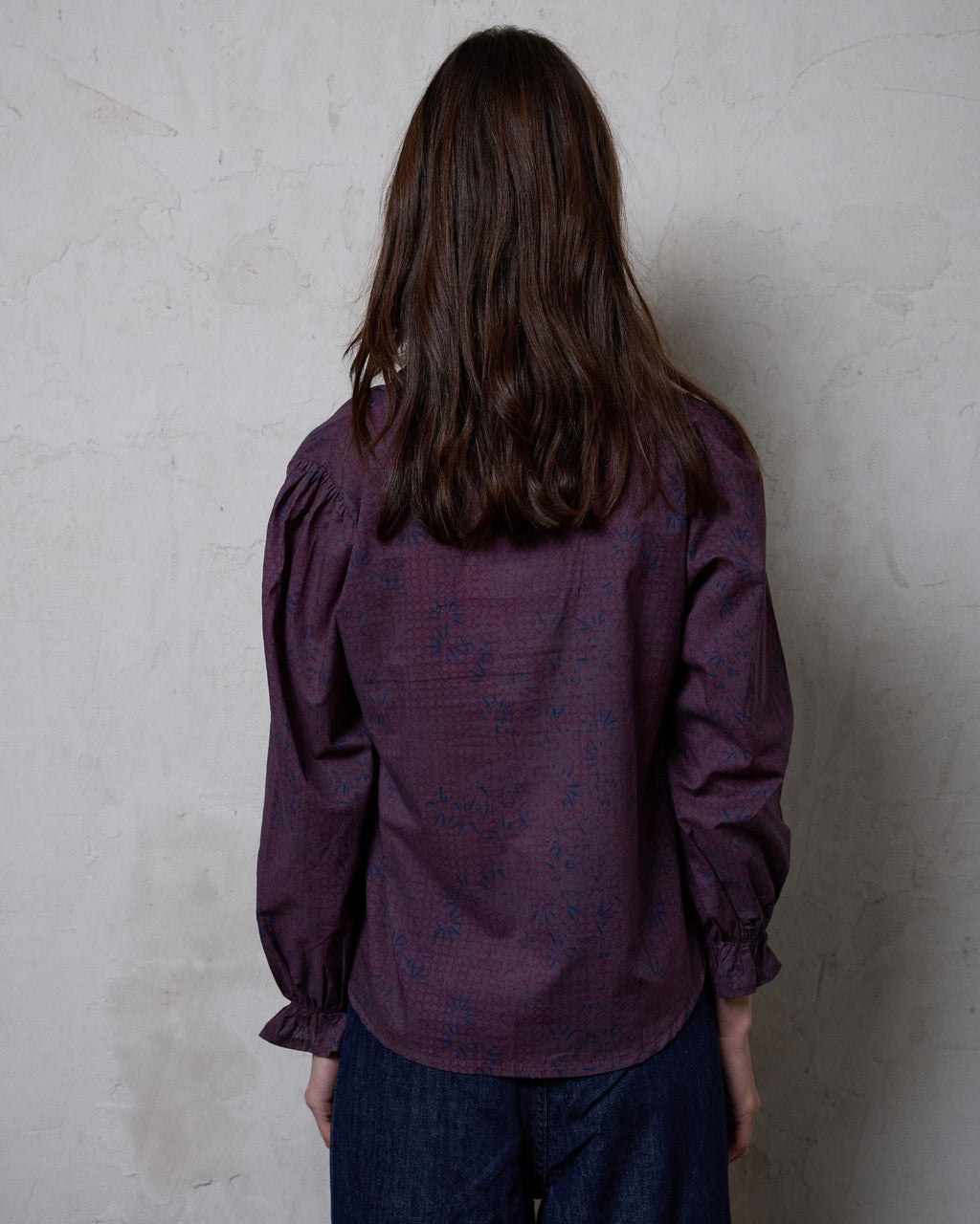 BLUSA ESCOTE PICO ESTAMPADA