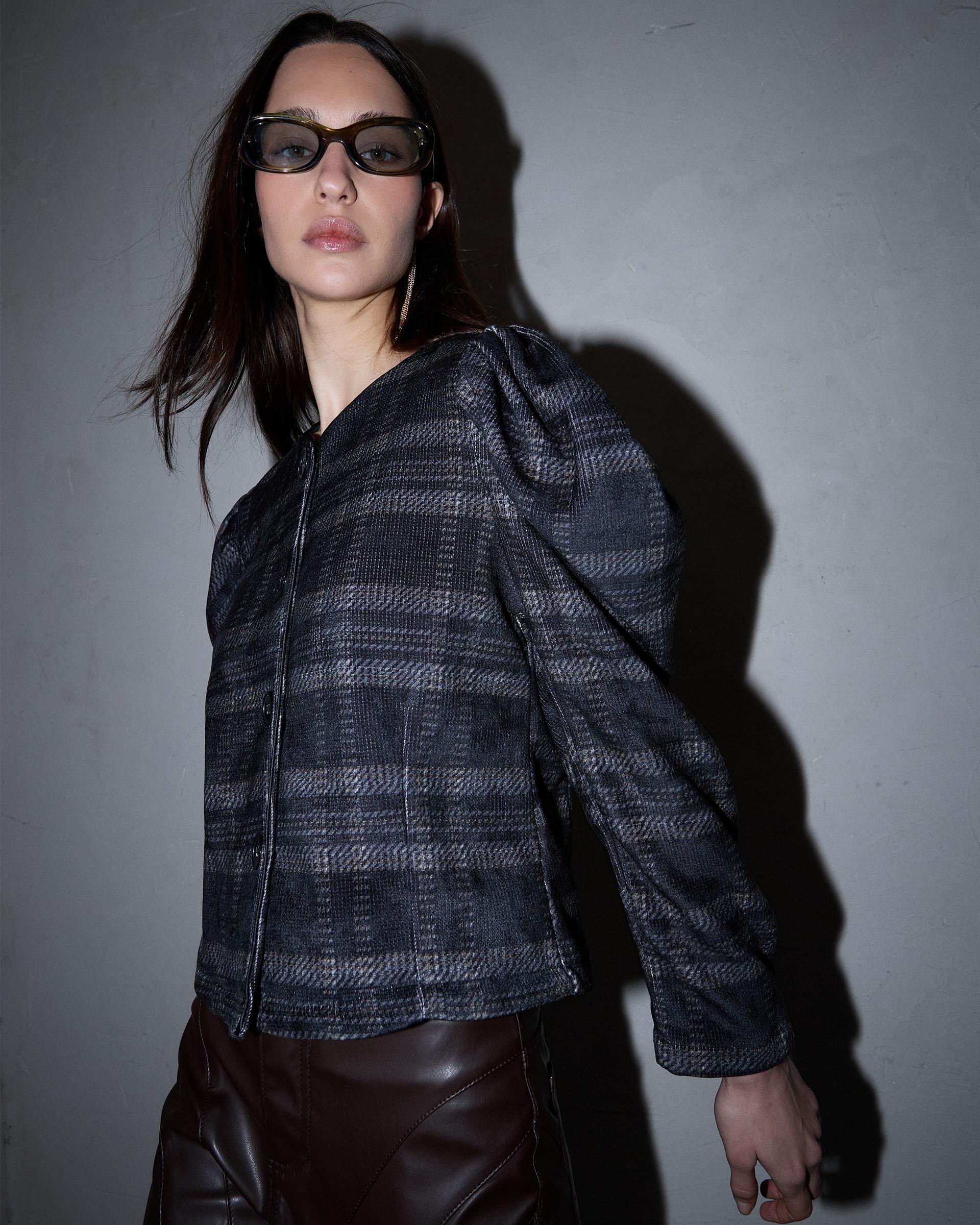 CHAQUETA CUADROS MANGA ABULLONADA