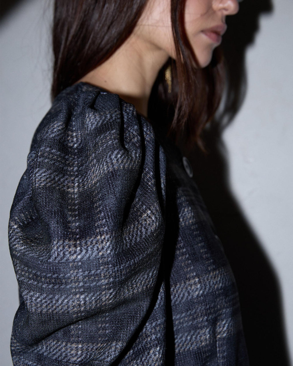 CHAQUETA CUADROS MANGA ABULLONADA