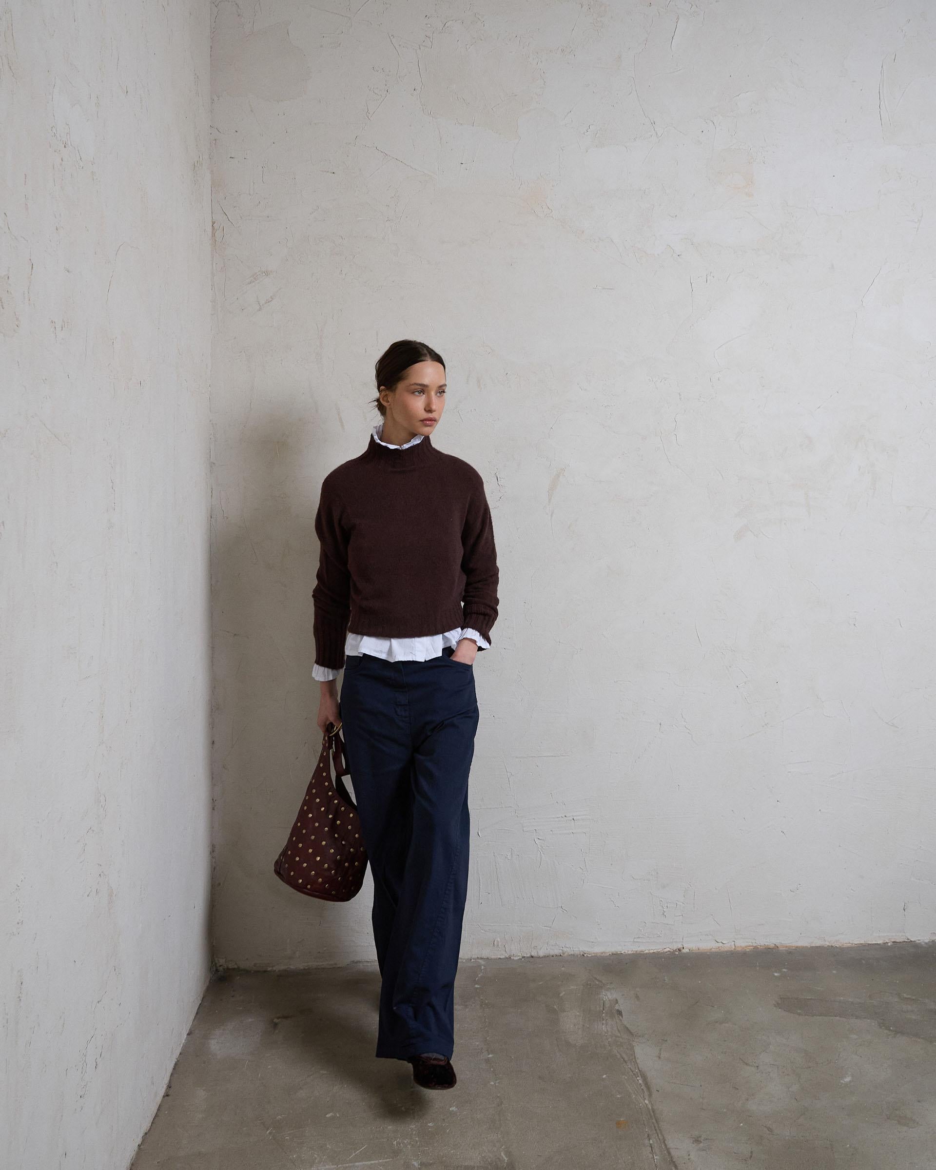 PANTALON COSTURA DIAGONAL