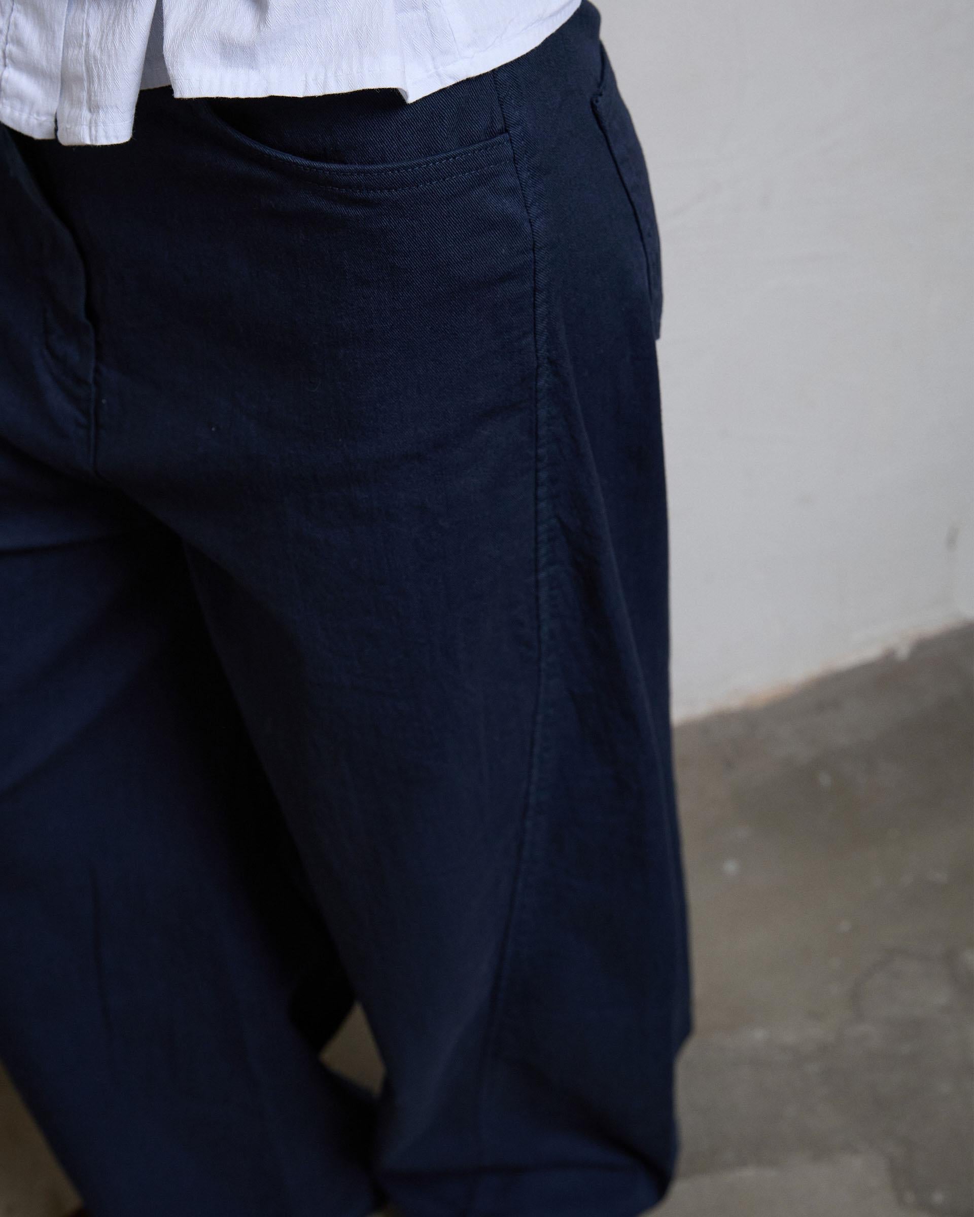 PANTALON COSTURA DIAGONAL
