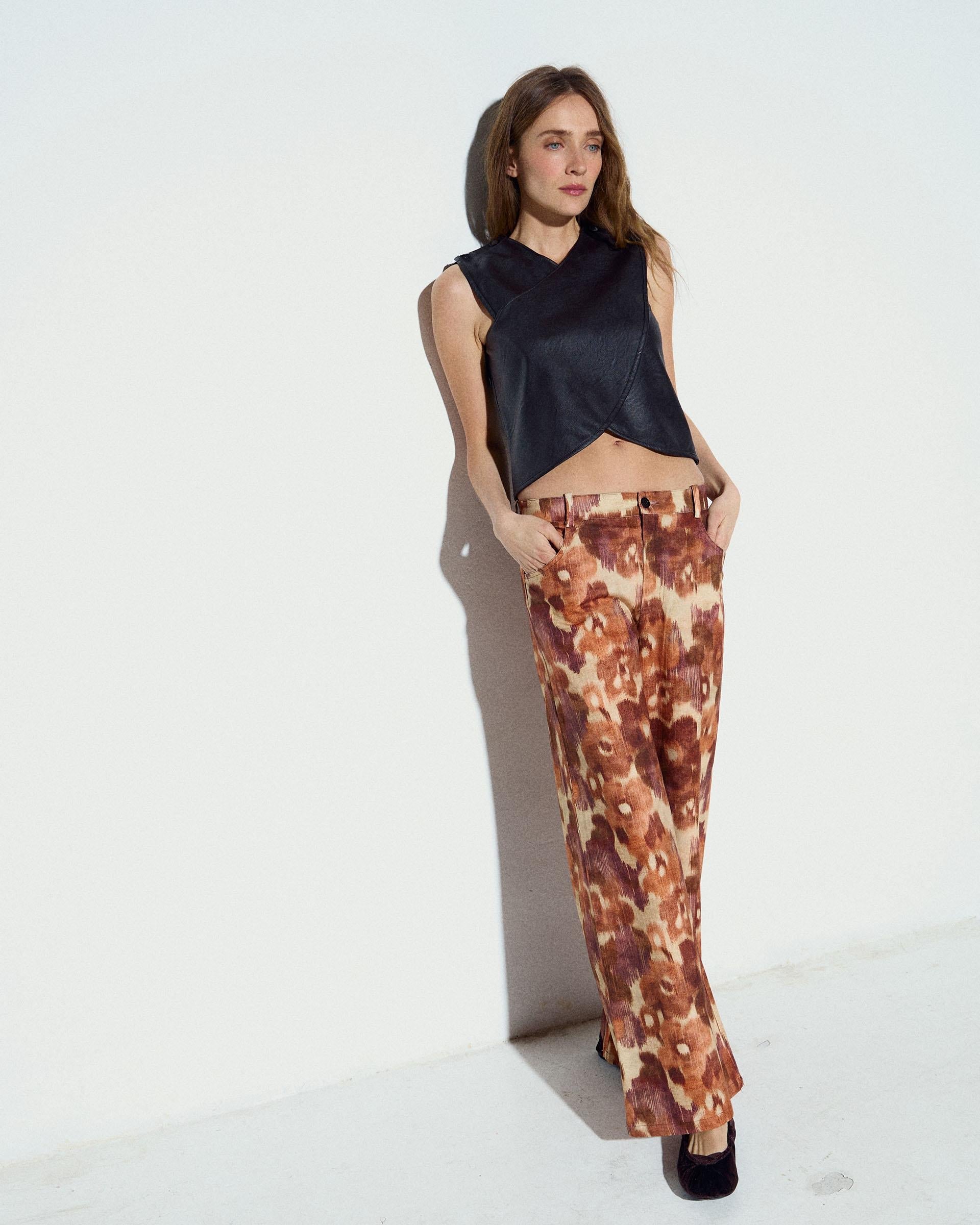 PANTALON ESTAMPADO FLORES MANCHAS