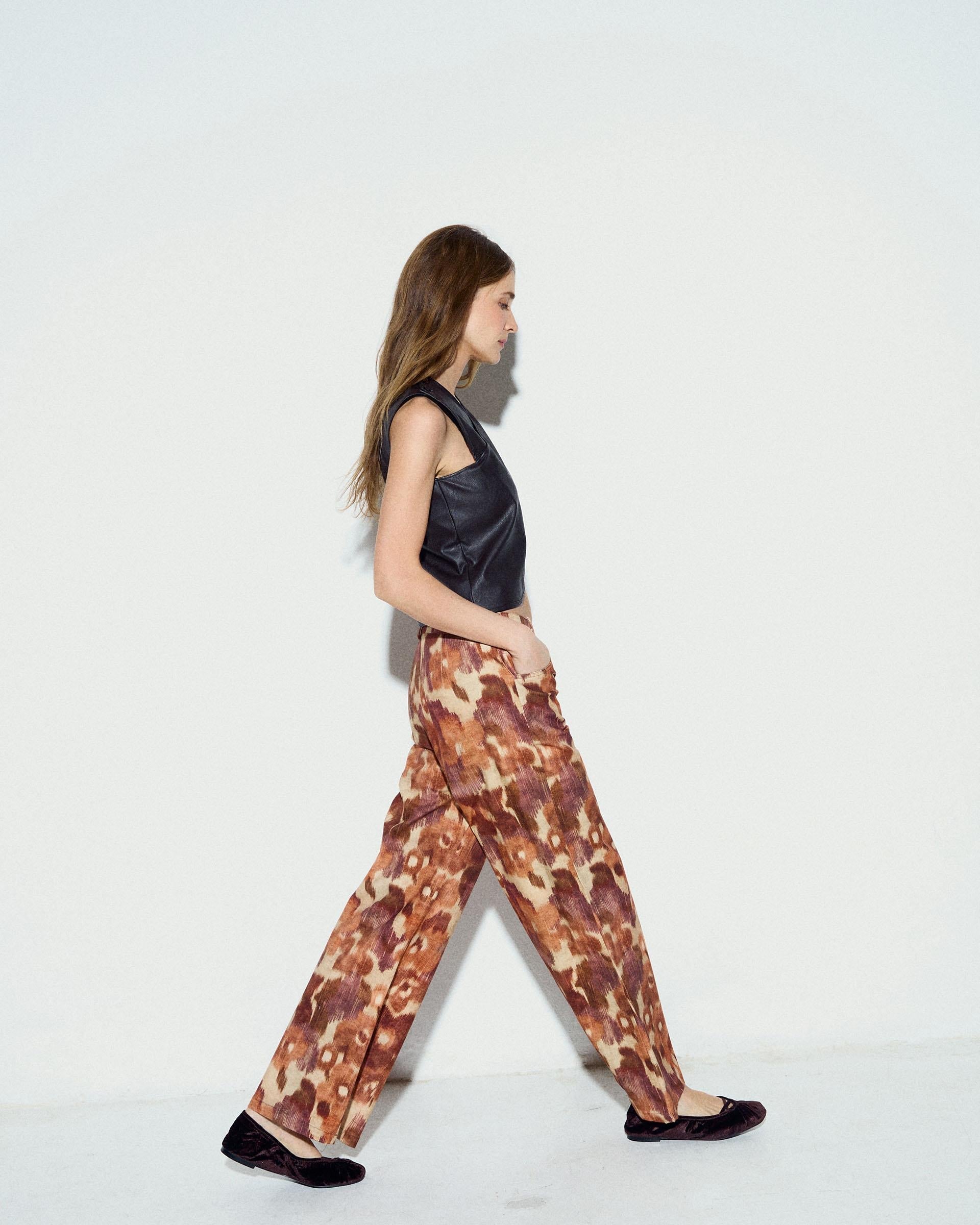 PANTALON ESTAMPADO FLORES MANCHAS