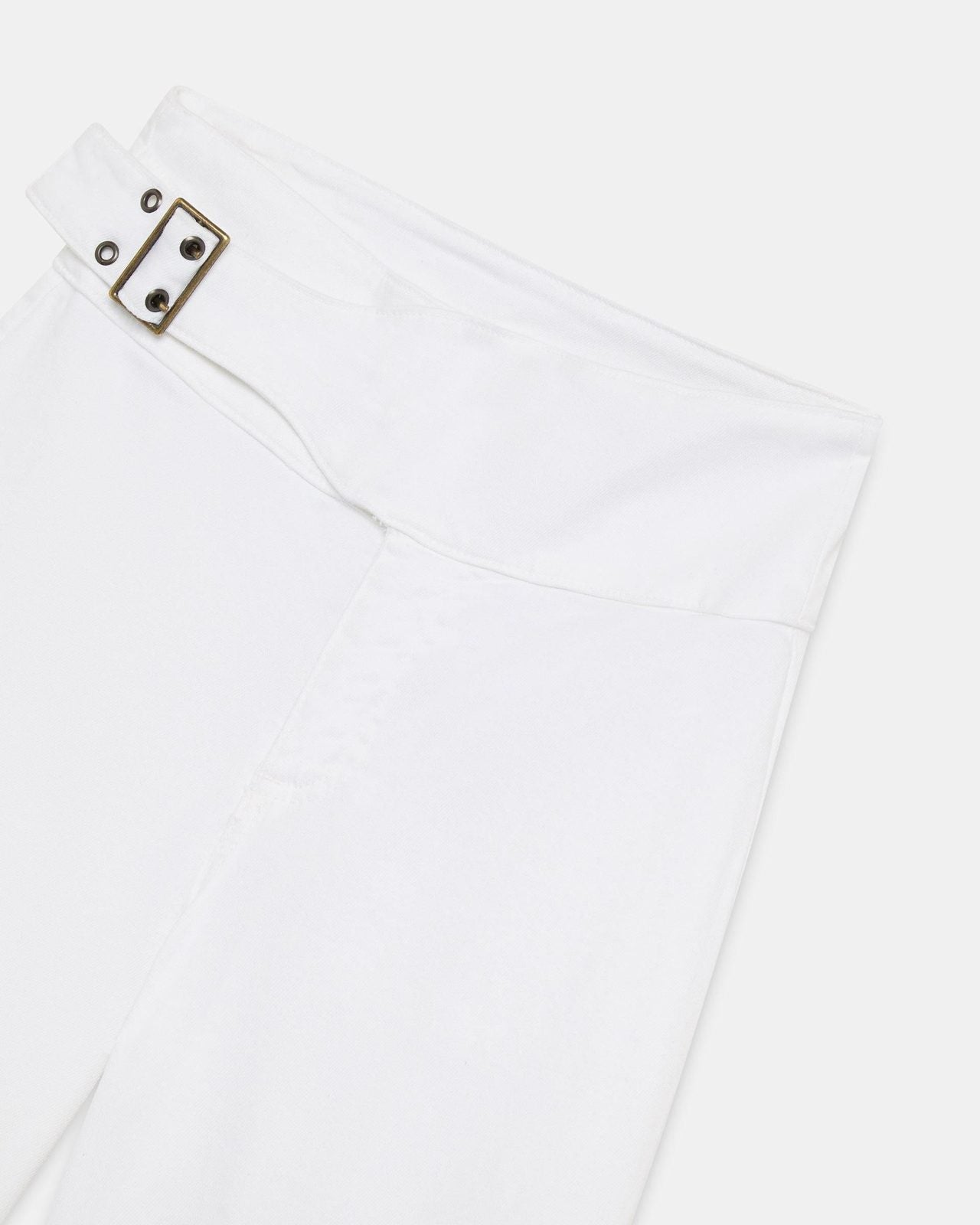 Jeans Cinturón Hebilla Lateral Blanco
