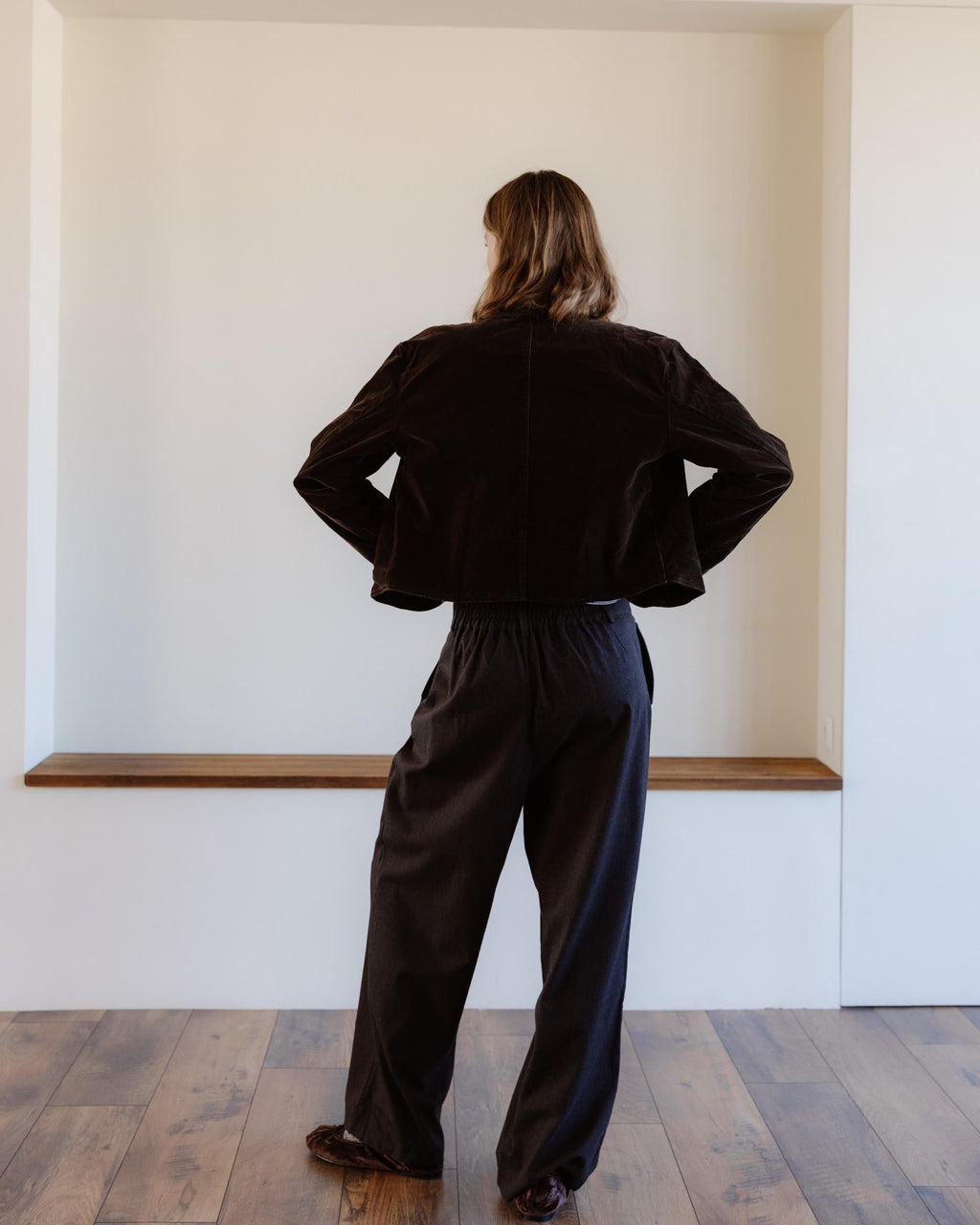 PANTALON PINZAS BOLSILLOS LATERALES