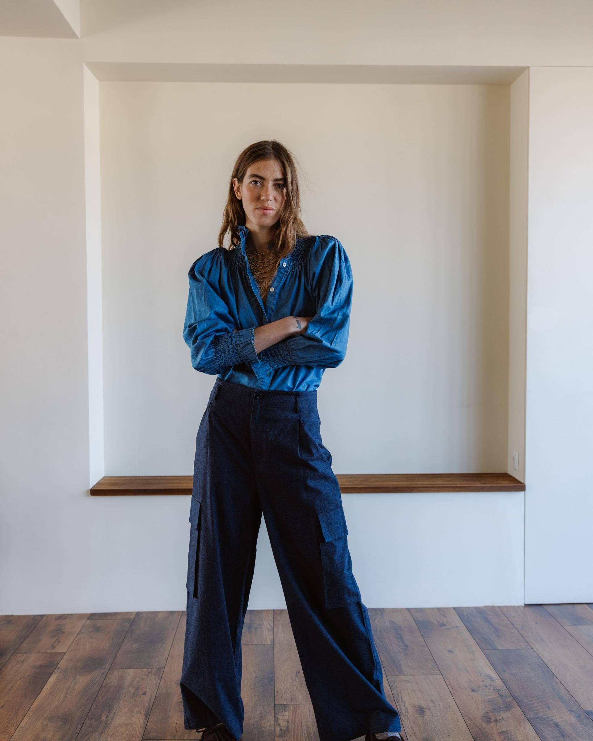 BLUSA CUELLO ALTO TIPO DENIM