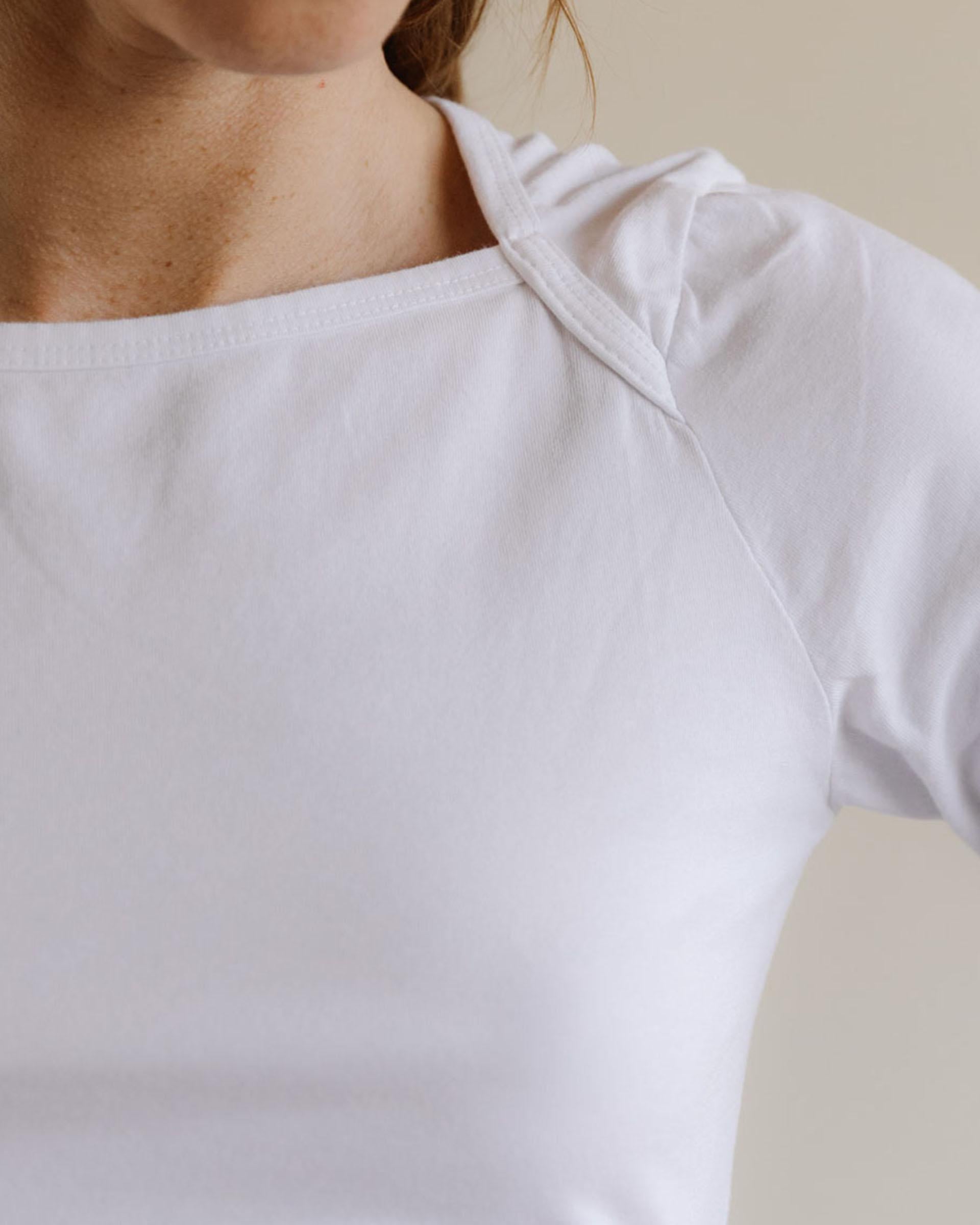 CAMISETA CUELLO CUADRADO