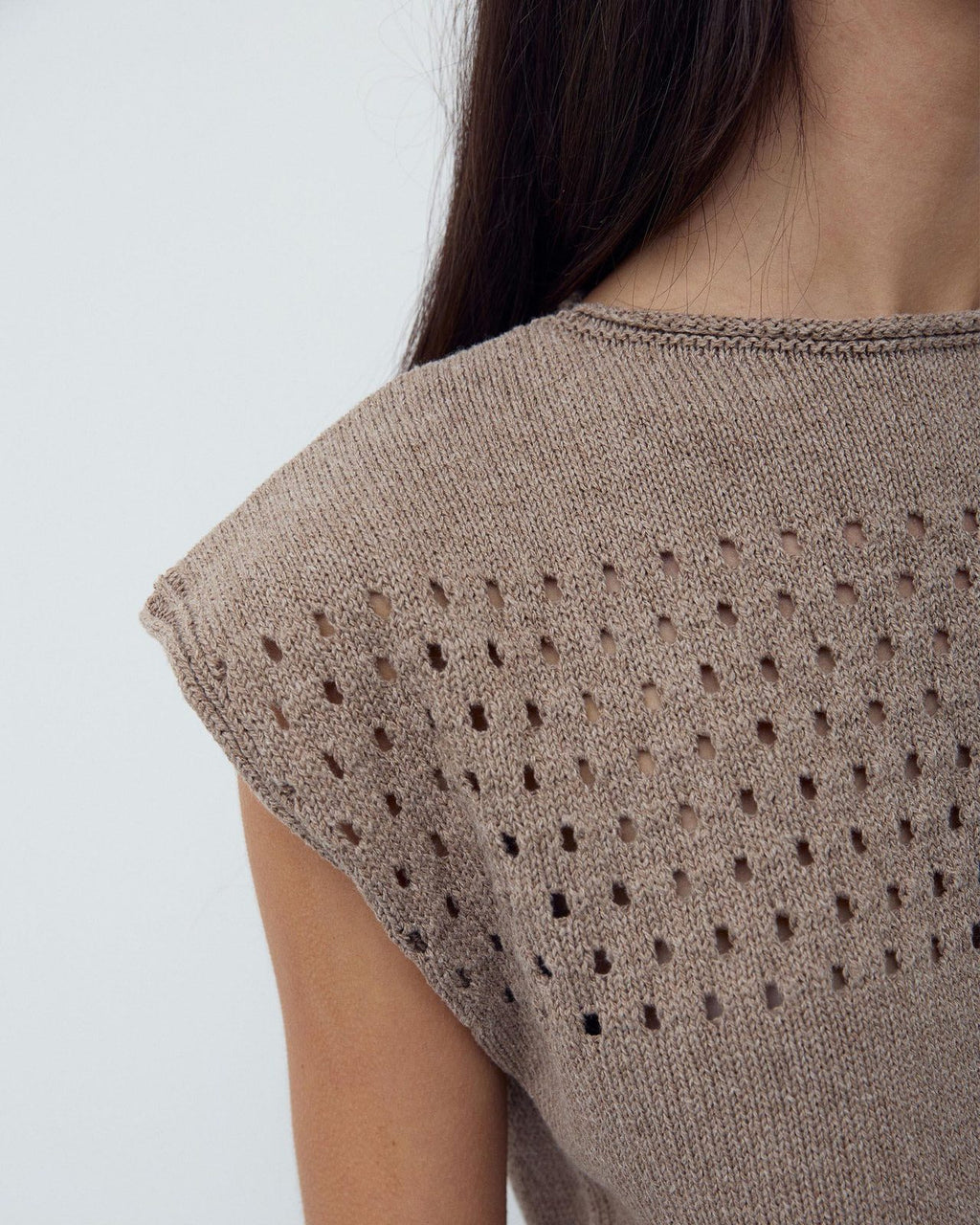 Chaleco Punto Troquelados Beige Oscuro