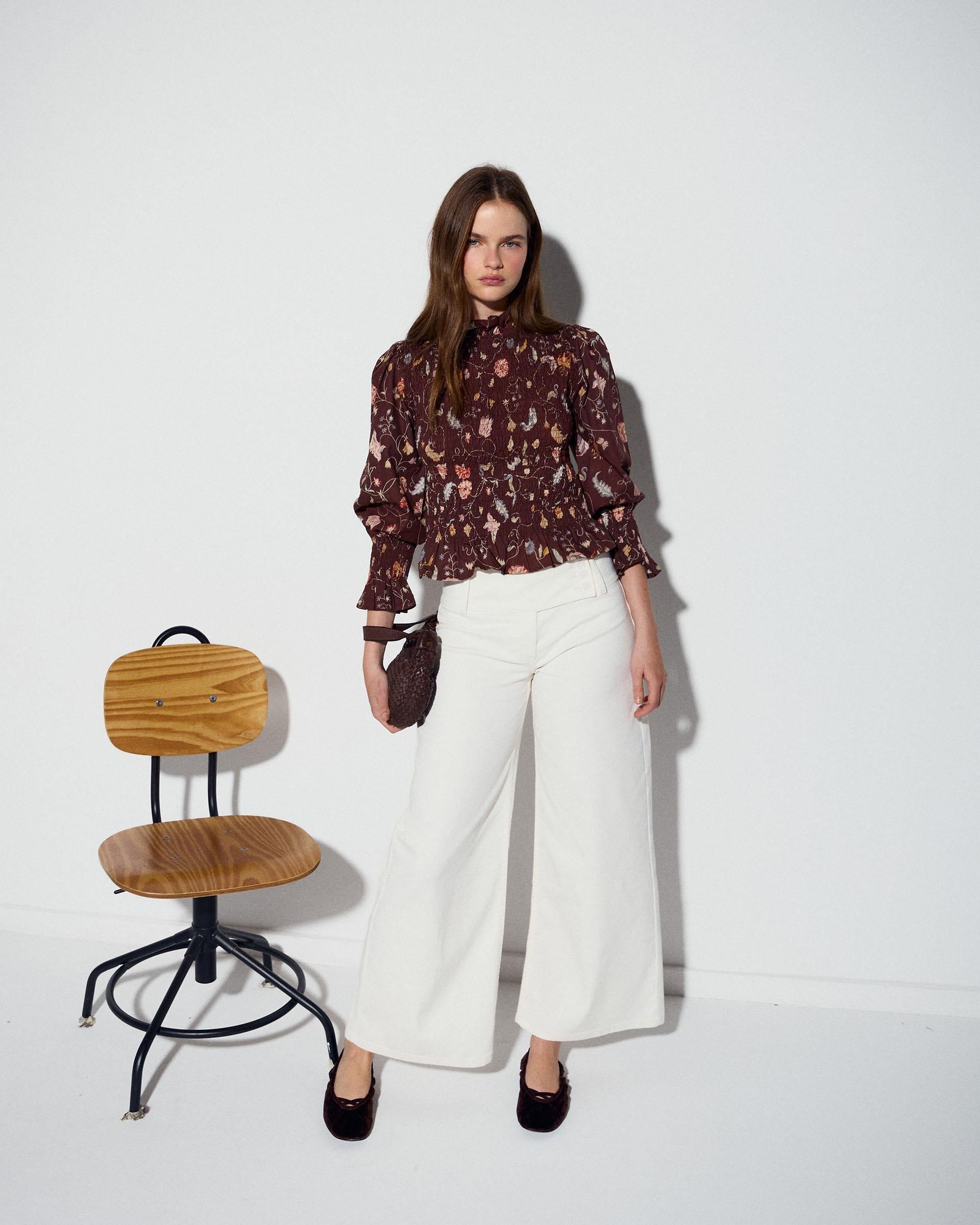 BLUSA NIDO DE ABEJA ESTAMPADO FLORAL