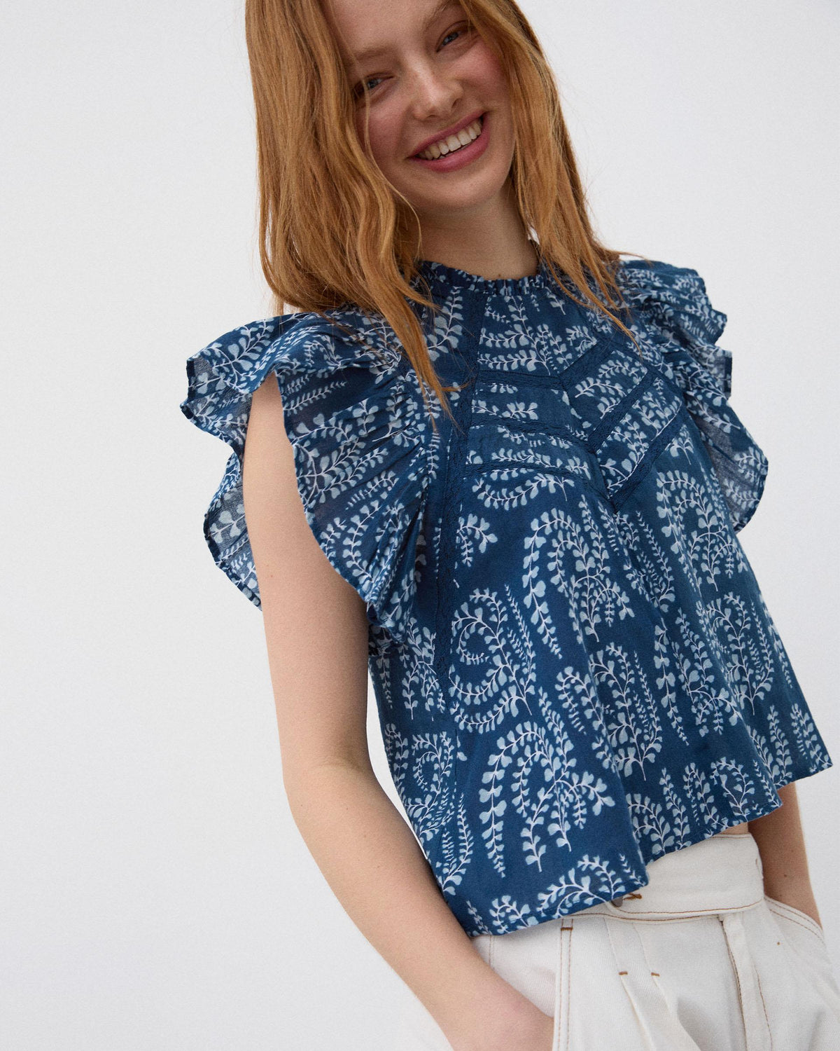 BLUSA MANGA CORTA VOLANTES PUNTILLAS ESTAMPADA