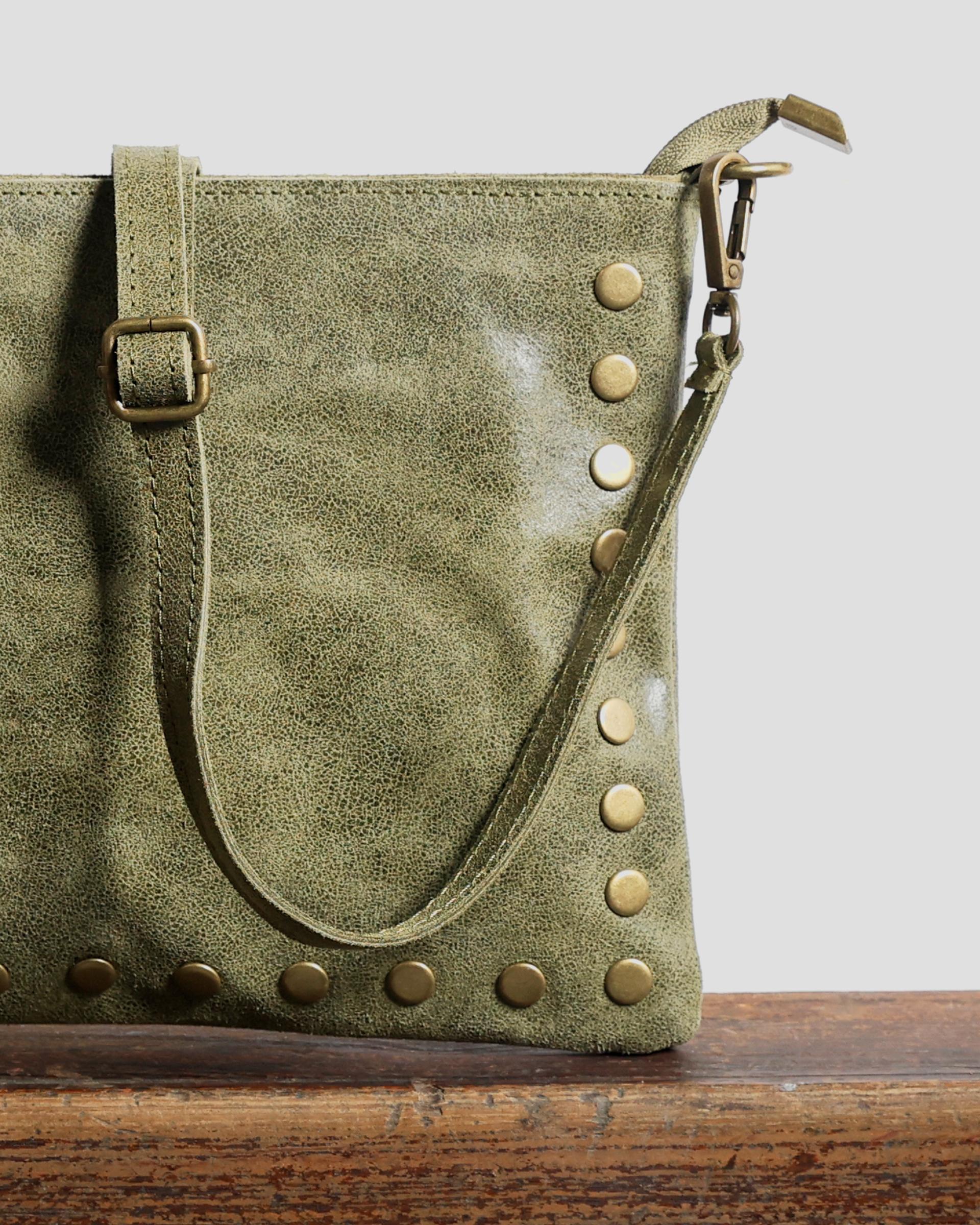 BOLSO MINI TACHUELAS