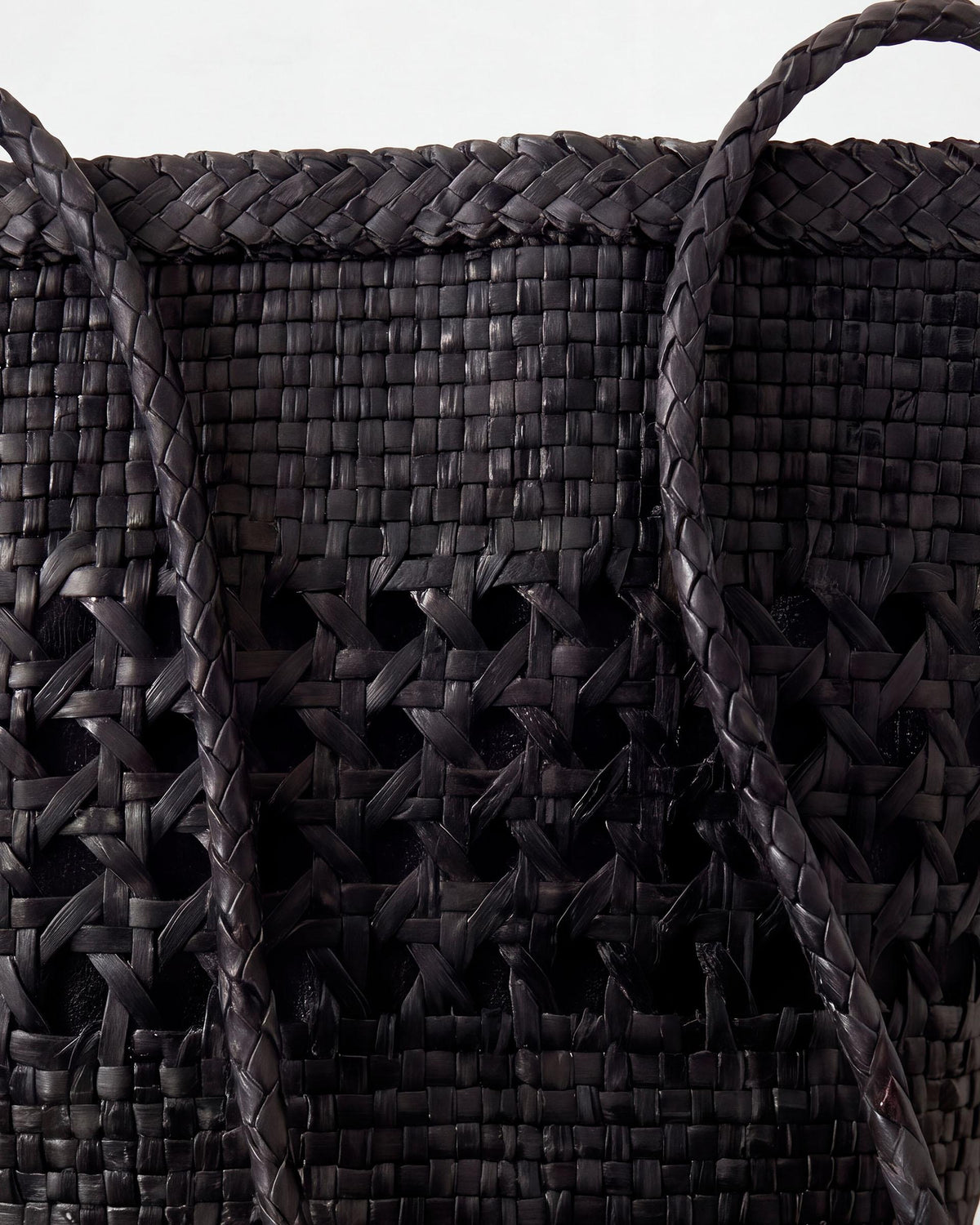 BOLSO BUCKET PIEL TRENZADA