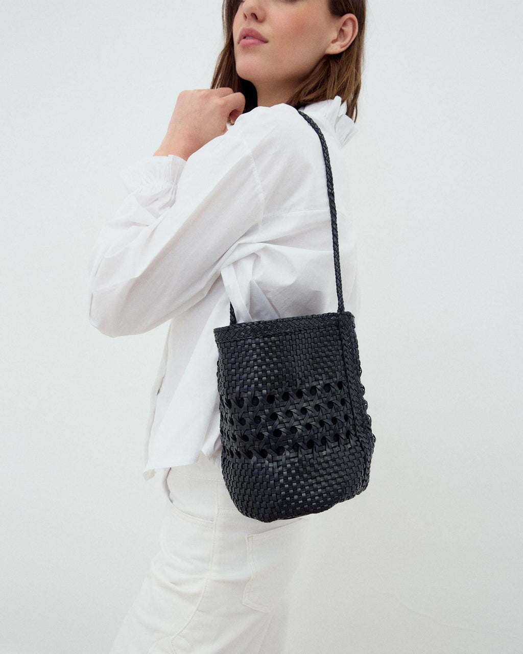 BOLSO BUCKET PIEL TRENZADA