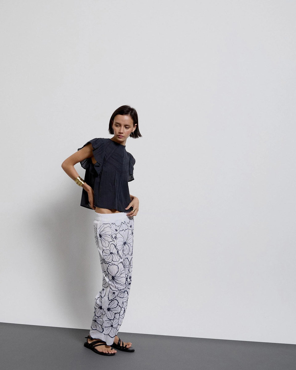 BLUSA MANGA CORTA VOLANTES PUNTILLAS