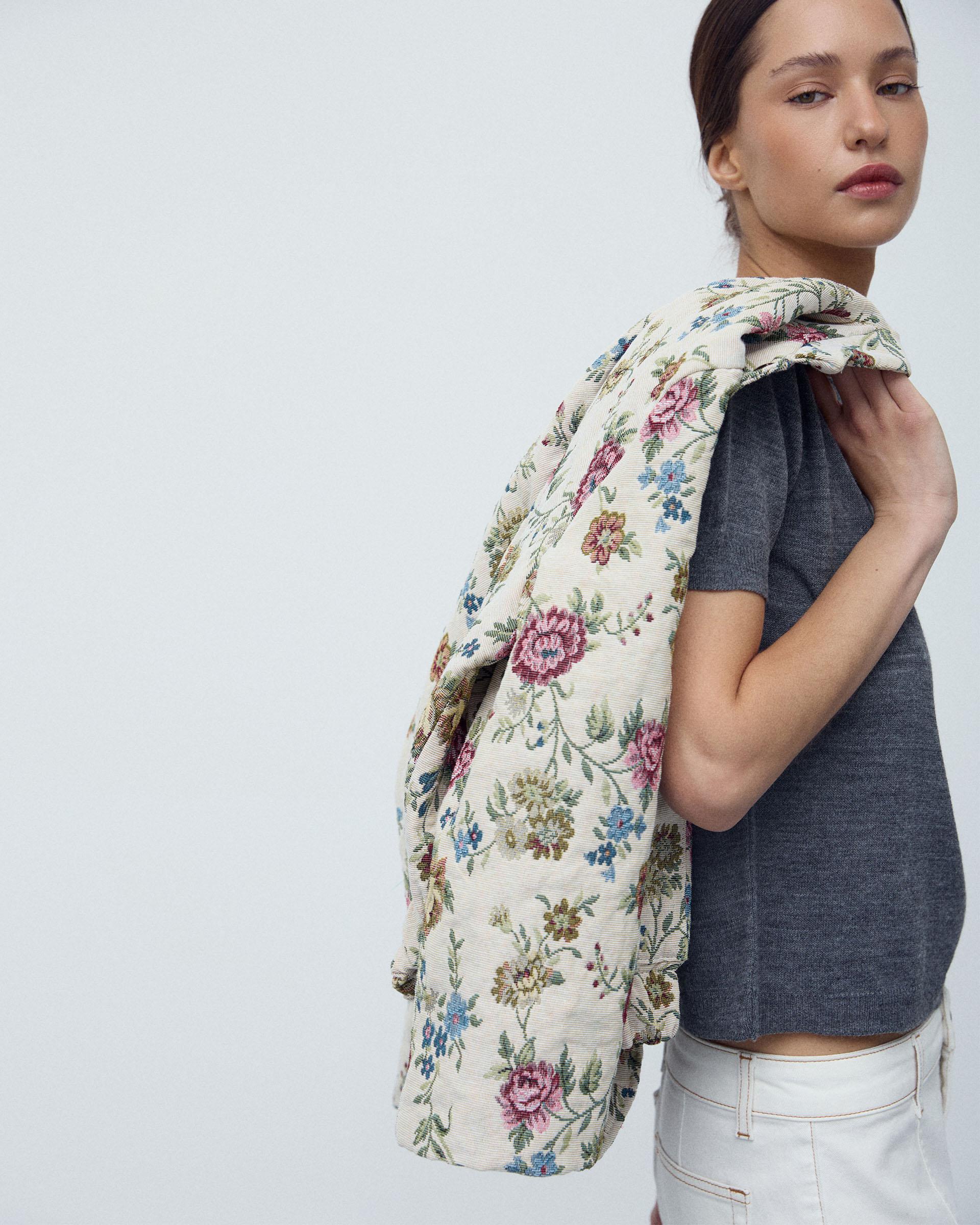 BOMBER ESTAMPADO FLORAL